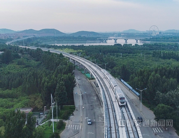 济南轨道交通R1线开通运营