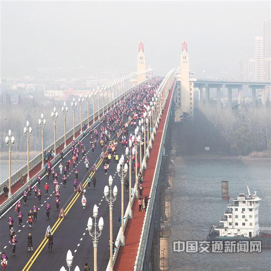 又见大桥--南京长江大桥拍摄有感