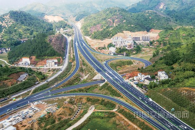 广西岑溪至水汶高速公路全线通车运营