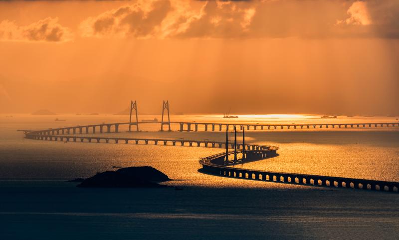 改革开放40周年    全国交通运输摄影大赛  特等奖  图片为  港珠澳大桥   黄昆震摄.jpg