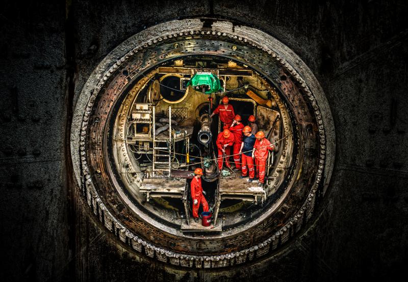 改革开放40周年全国交通摄影大赛优秀奖  城轨匠心  黄蕾  摄.jpg