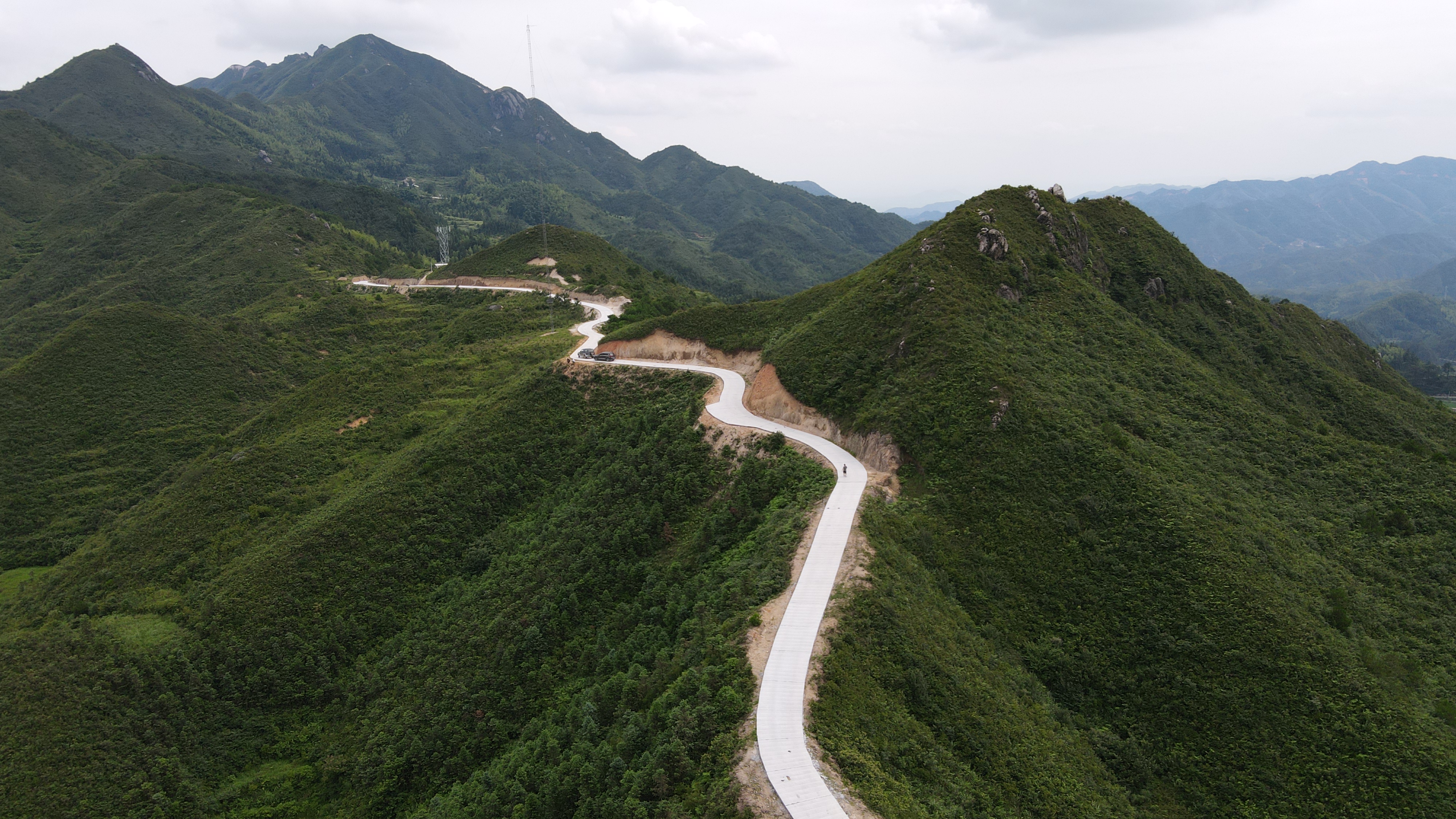 51公里农村公路串联15个村组