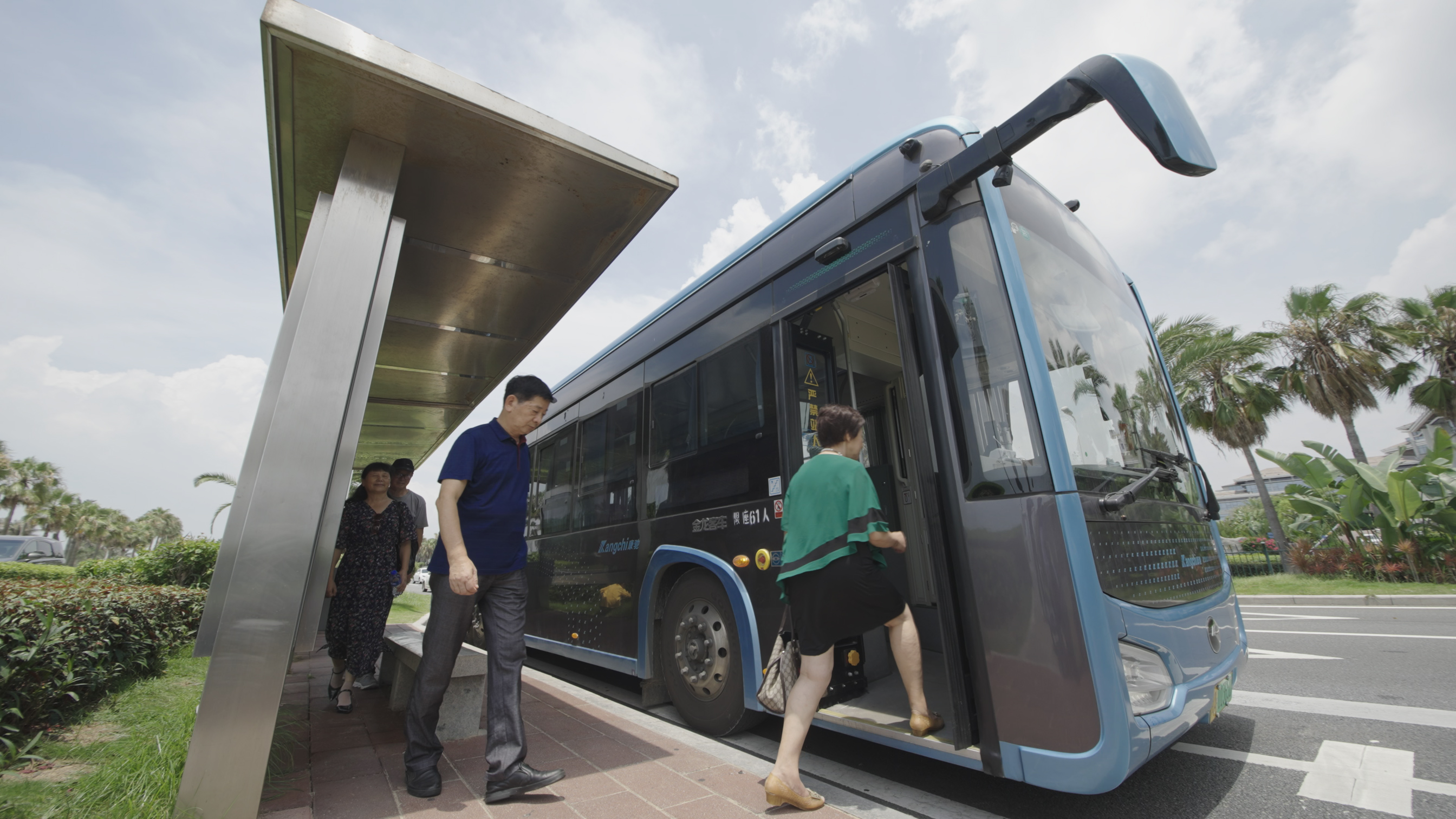 用"新"敬老 "地铁巴士"守护美好出行__中国交通新闻网