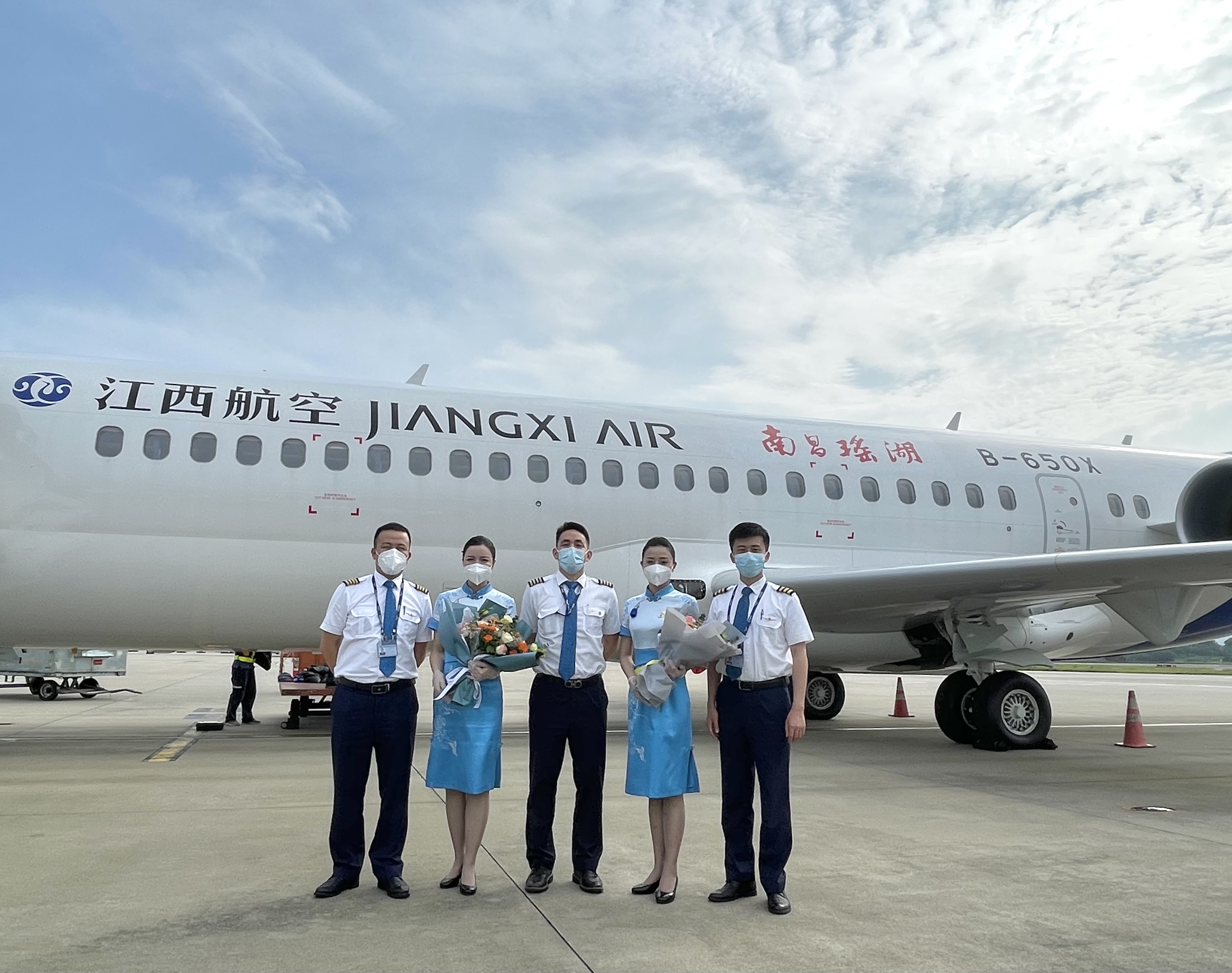 江西航空南昌大兴首航第五架arj21飞机入列