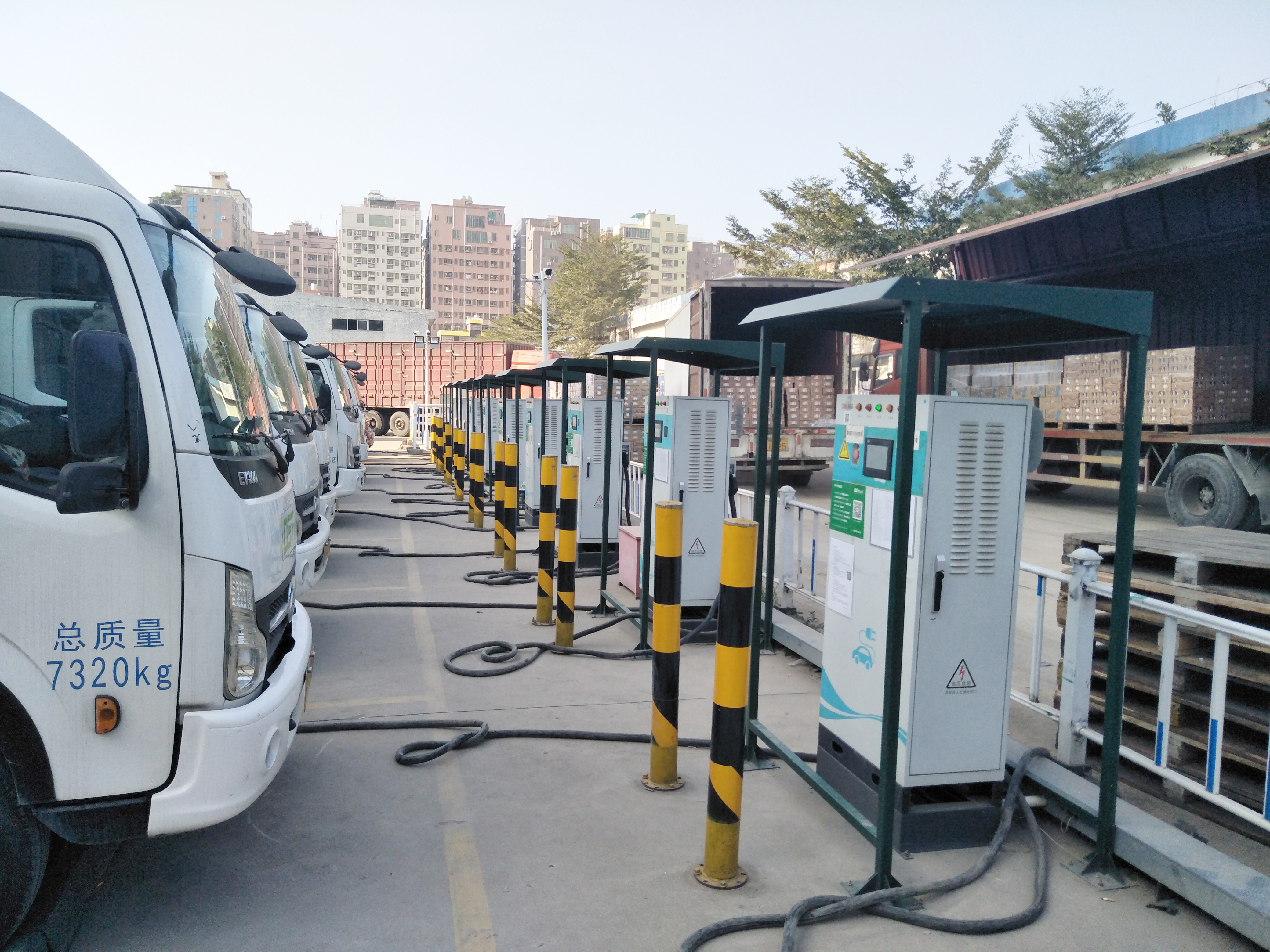该负责人介绍,目前深圳市可供物流货车使用的充电桩建成量约2.