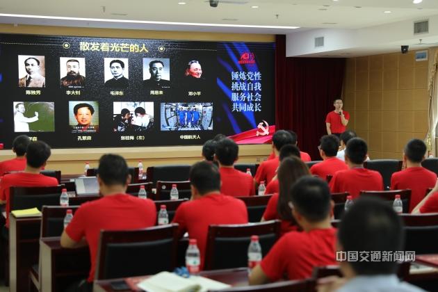 开展党员先锋队特训营特色活动，深化党史学习教育.jpg