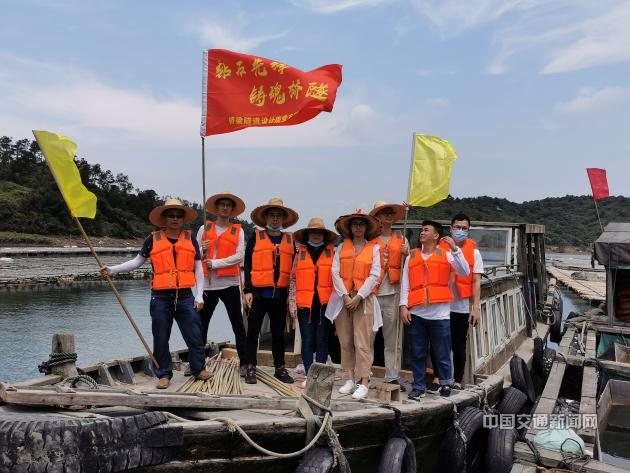 组建青年突击队服务广西滨海公路龙门大桥、大风江大桥勘察设计.jpg