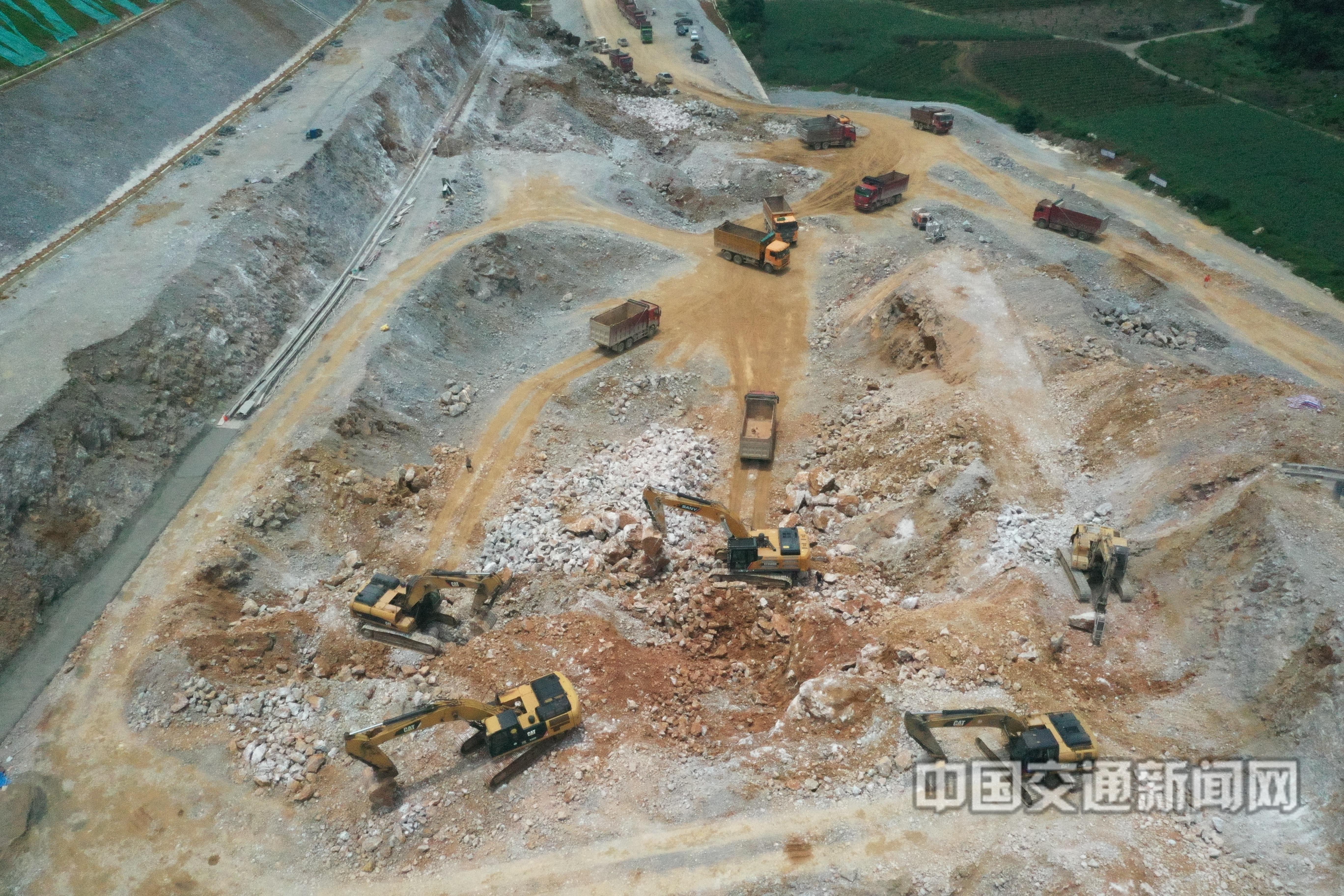 大凭高速5标一分部路基边坡挖方纪实