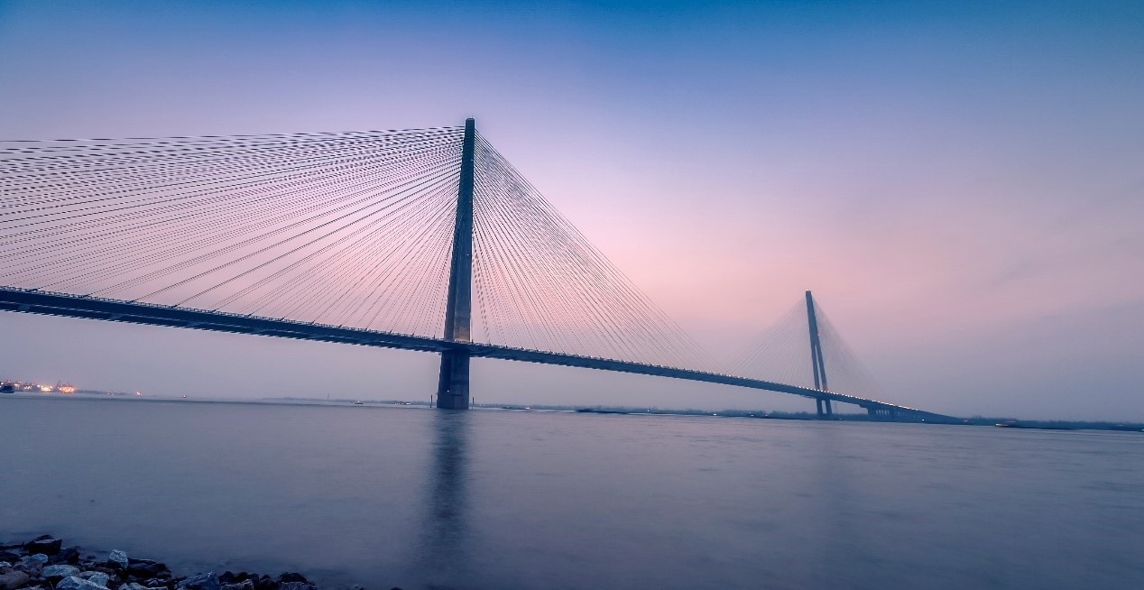 芜湖长江公路二桥是目前安徽省建设规模最大的长江公路大桥,为双向6