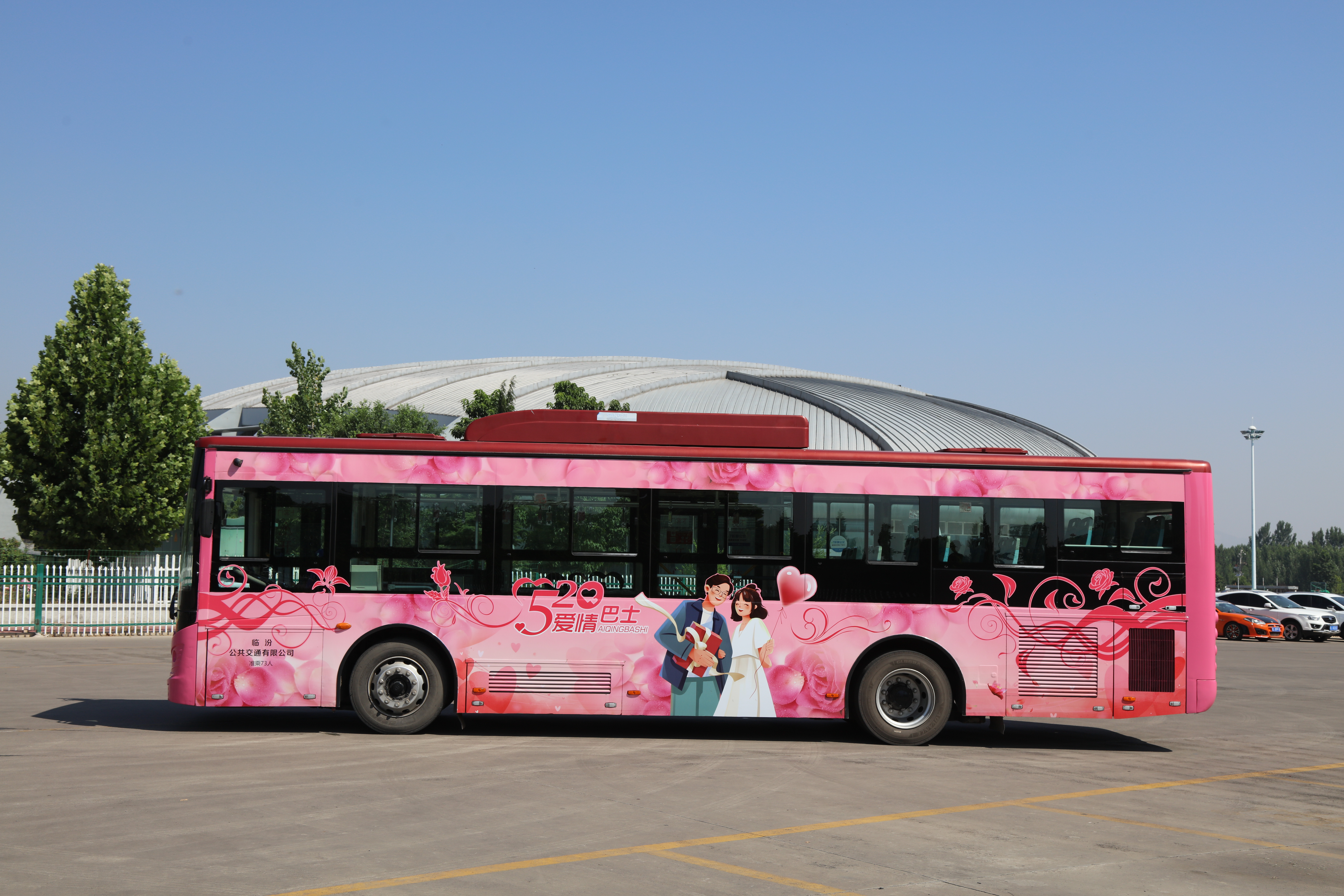 定制公交满足高品质出行需求_微循环公交打通城市发展脉络_微循环公交打通出行最后一公里