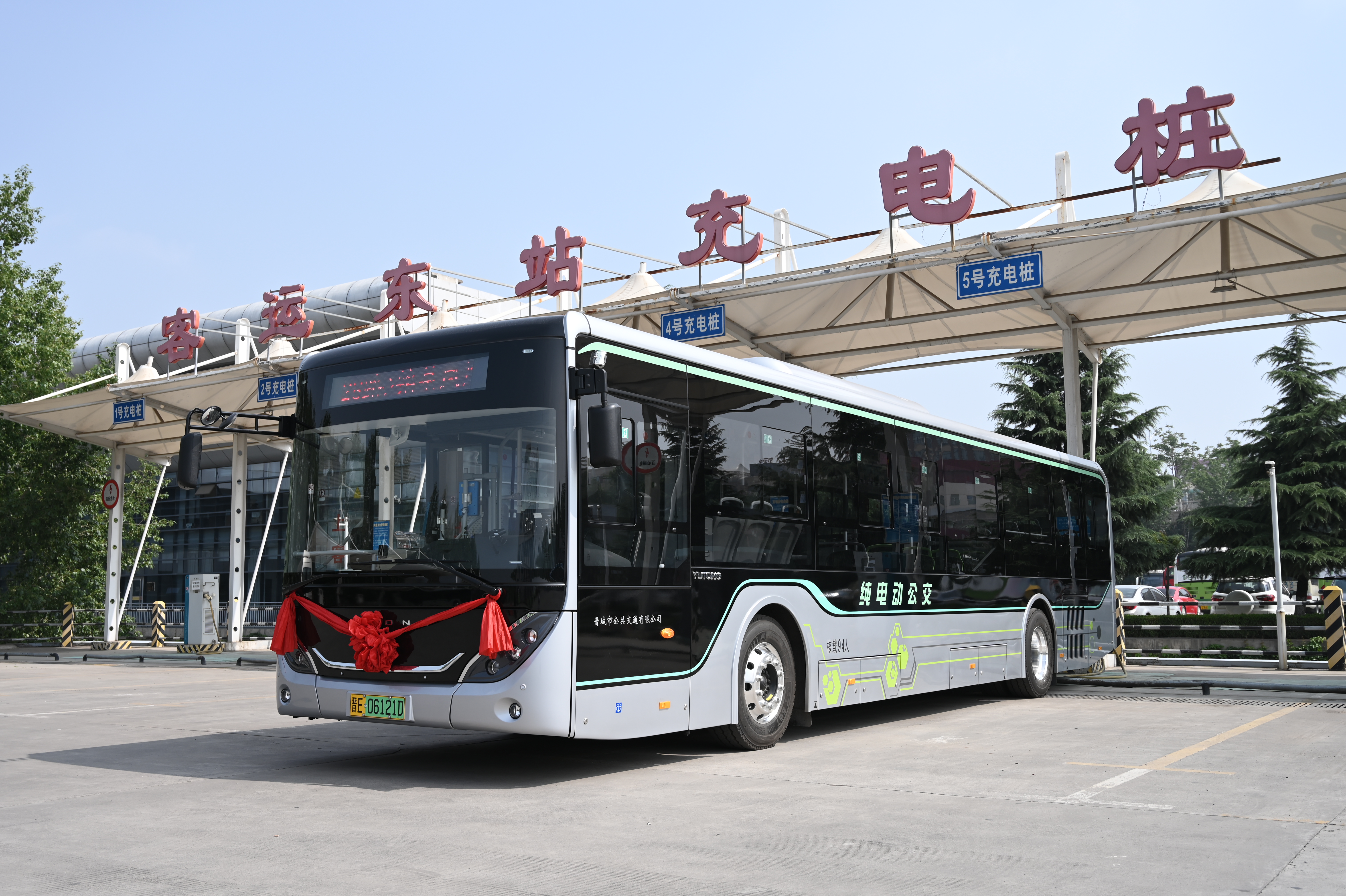 定制公交满足高品质出行需求_微循环公交打通出行最后一公里_微循环公交打通城市发展脉络