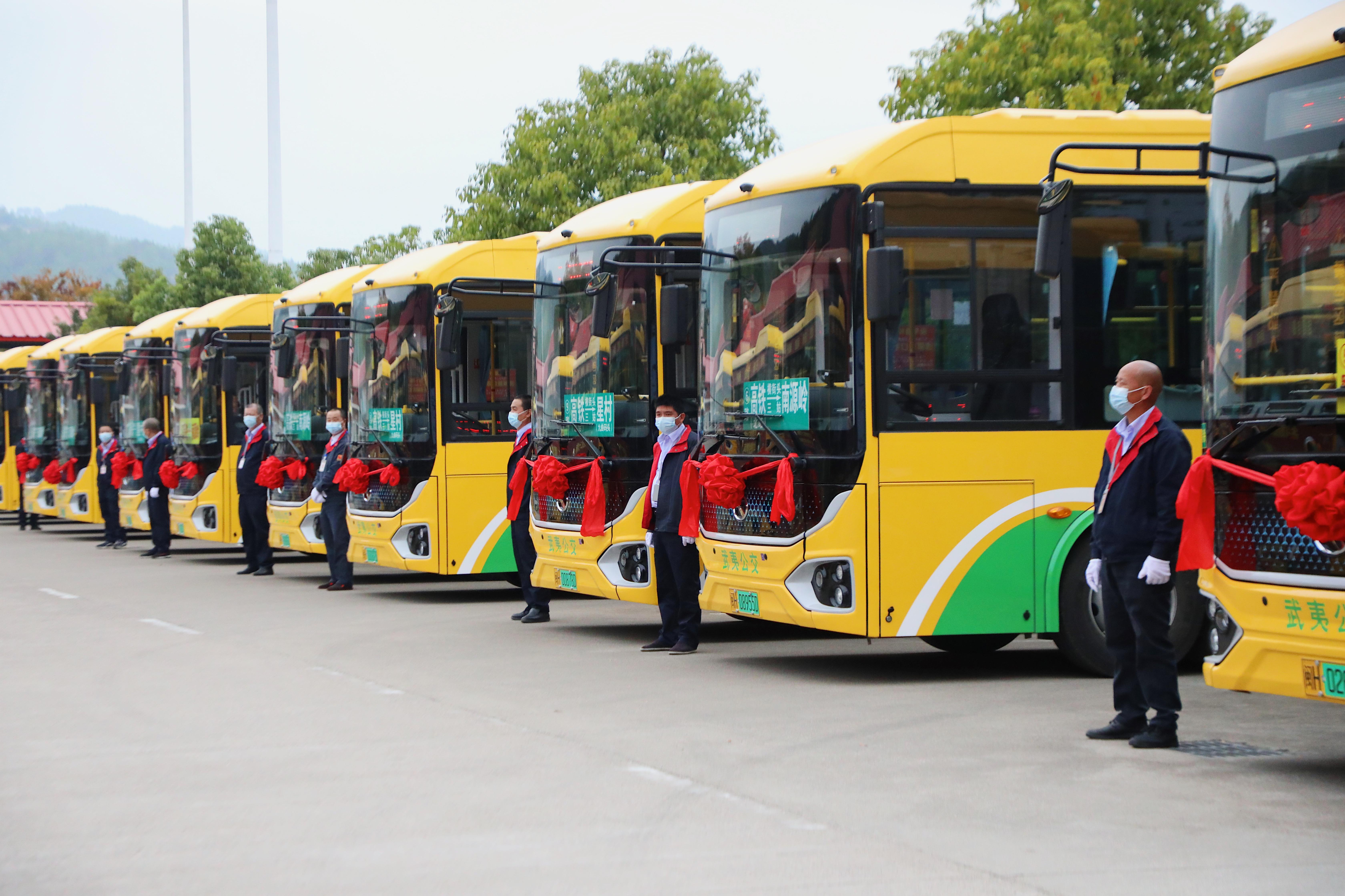 金龙纯电动客车为武夷山添“绿”