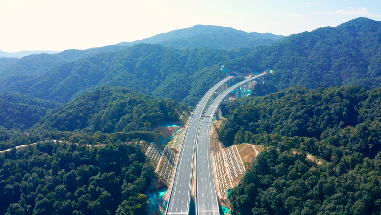 广州改扩建国家高速畅通湾区交通