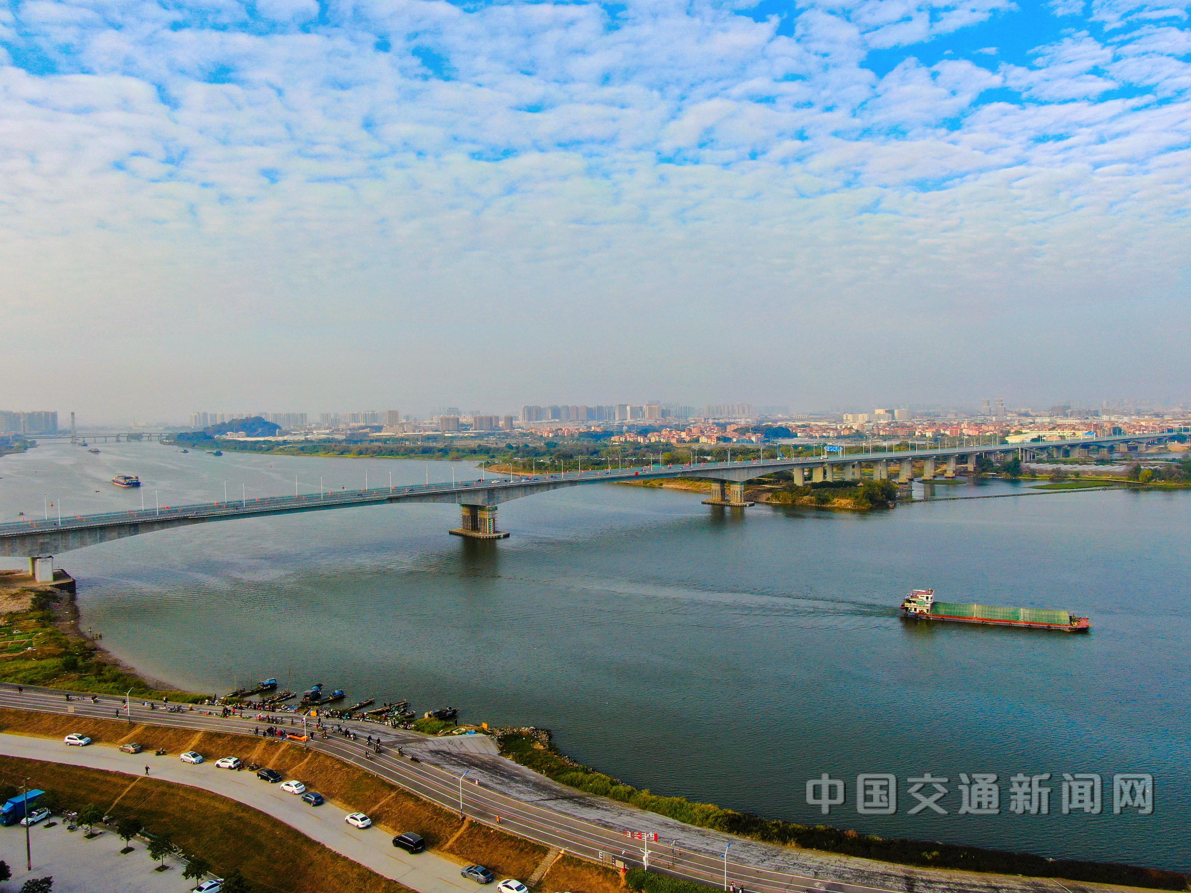 广东省"平安工地"项目龙翔大桥这一互通立交工程通车