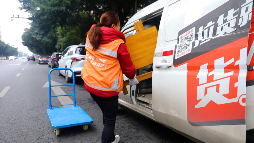 货拉拉女司机:月入过万,自由逍遥