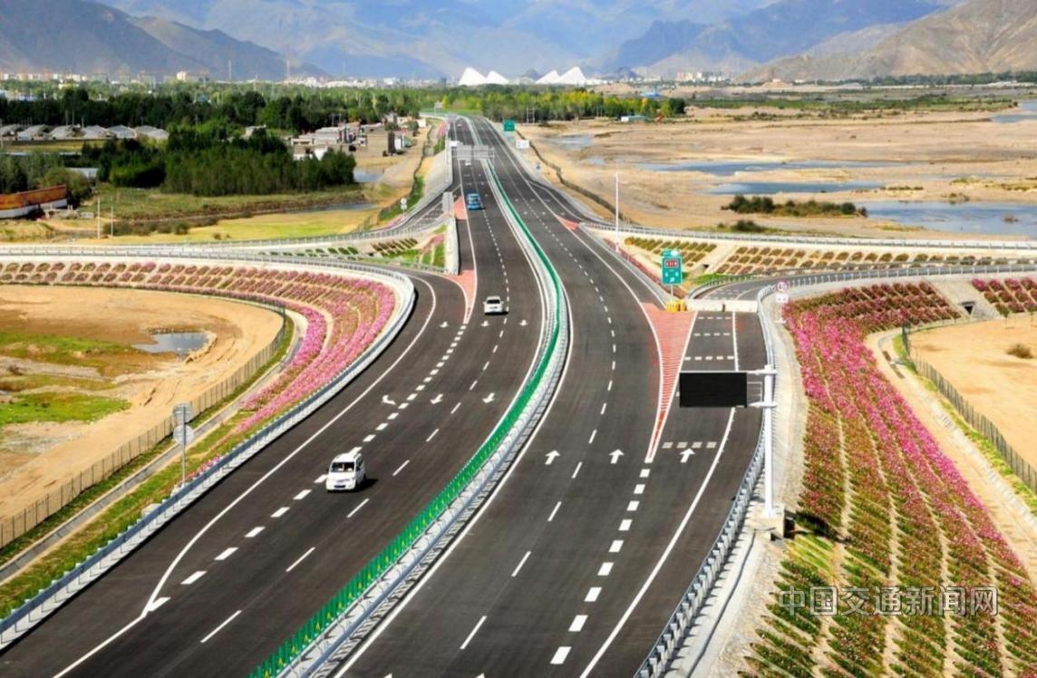 G318林芝至拉萨段公路改造工程。.jpg