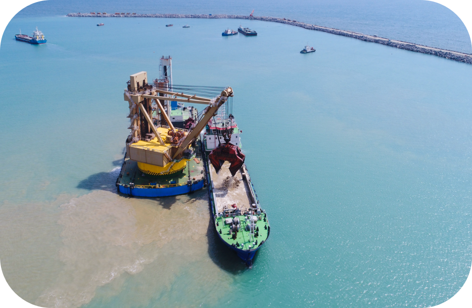 载誉而归 抓斗式挖泥船"金广"完成国产装备改造__中国交通新闻网