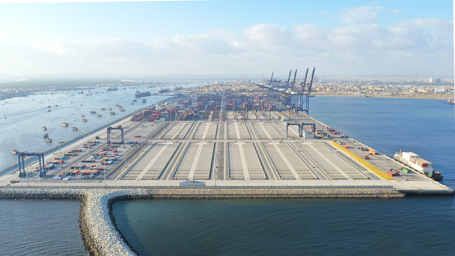 飞轮储能技术的孤岛电站项目,有效提升卡拉奇港总体竞争力和运营效率