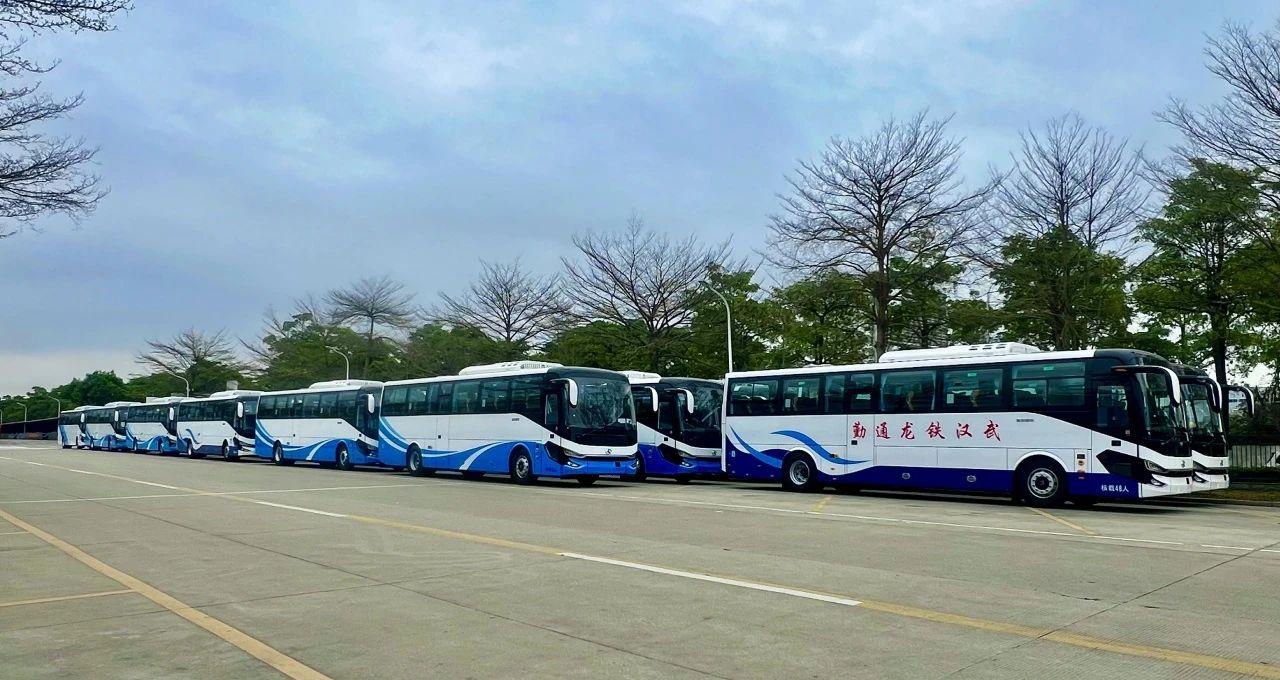 200辆金龙纯电动客车武汉交付