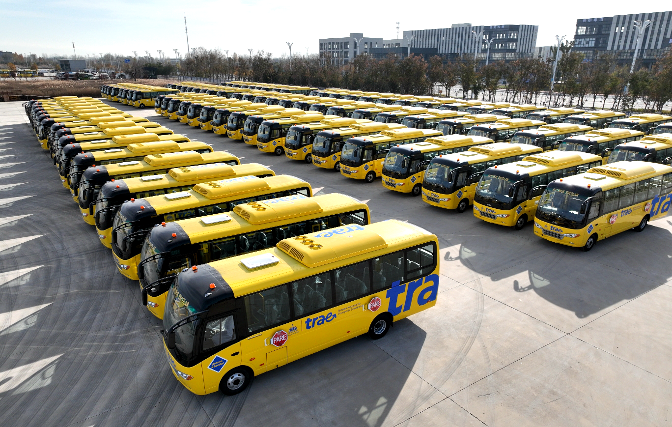 100辆中通定制校车交付多米尼加