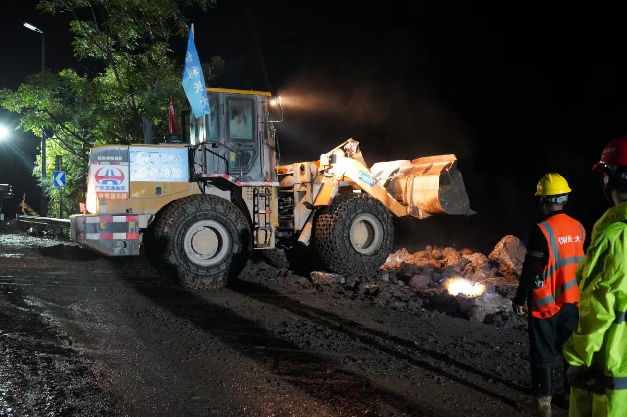 交通企业担当 广东韶关"救援通道"应急抢险完工
