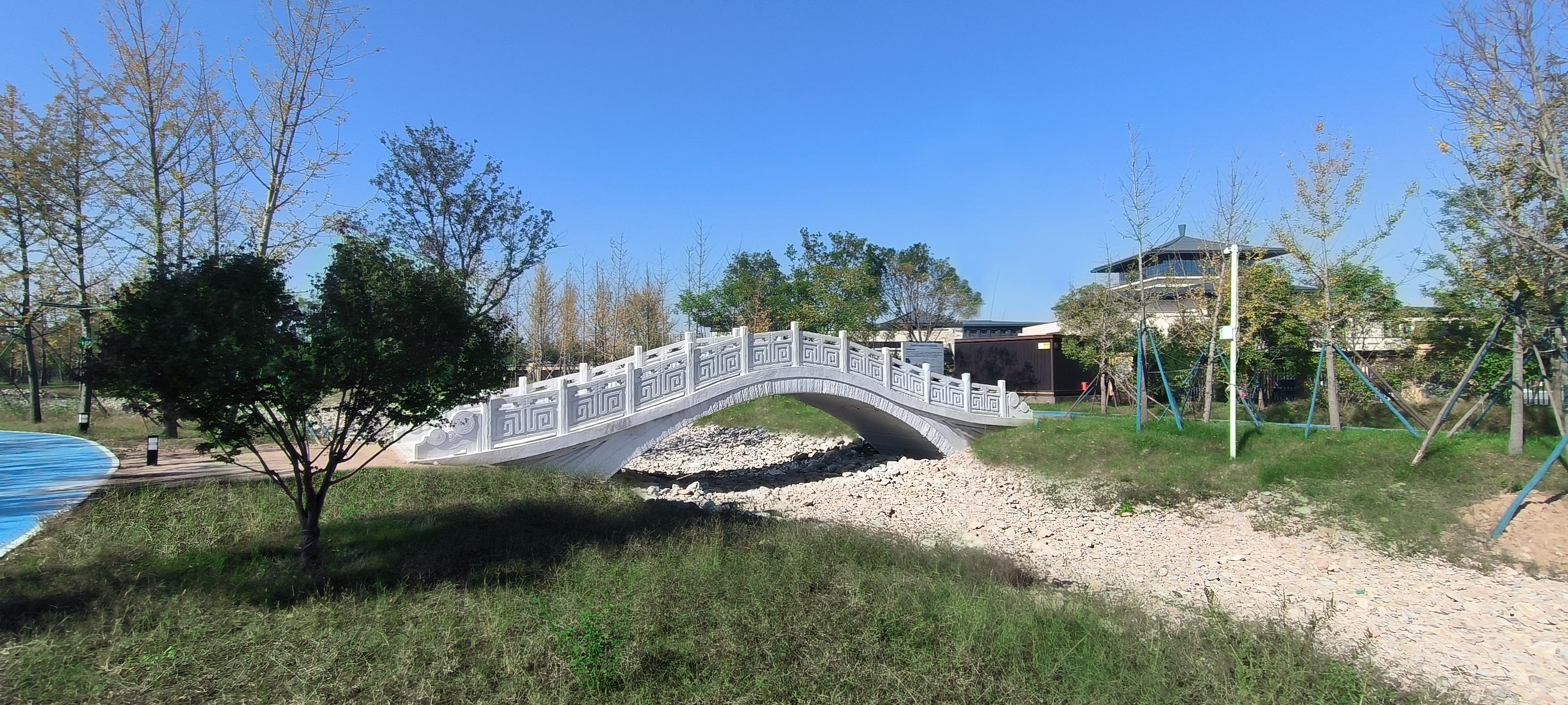 西北地区“首座”混凝土3D打印景观拱桥1.jpg
