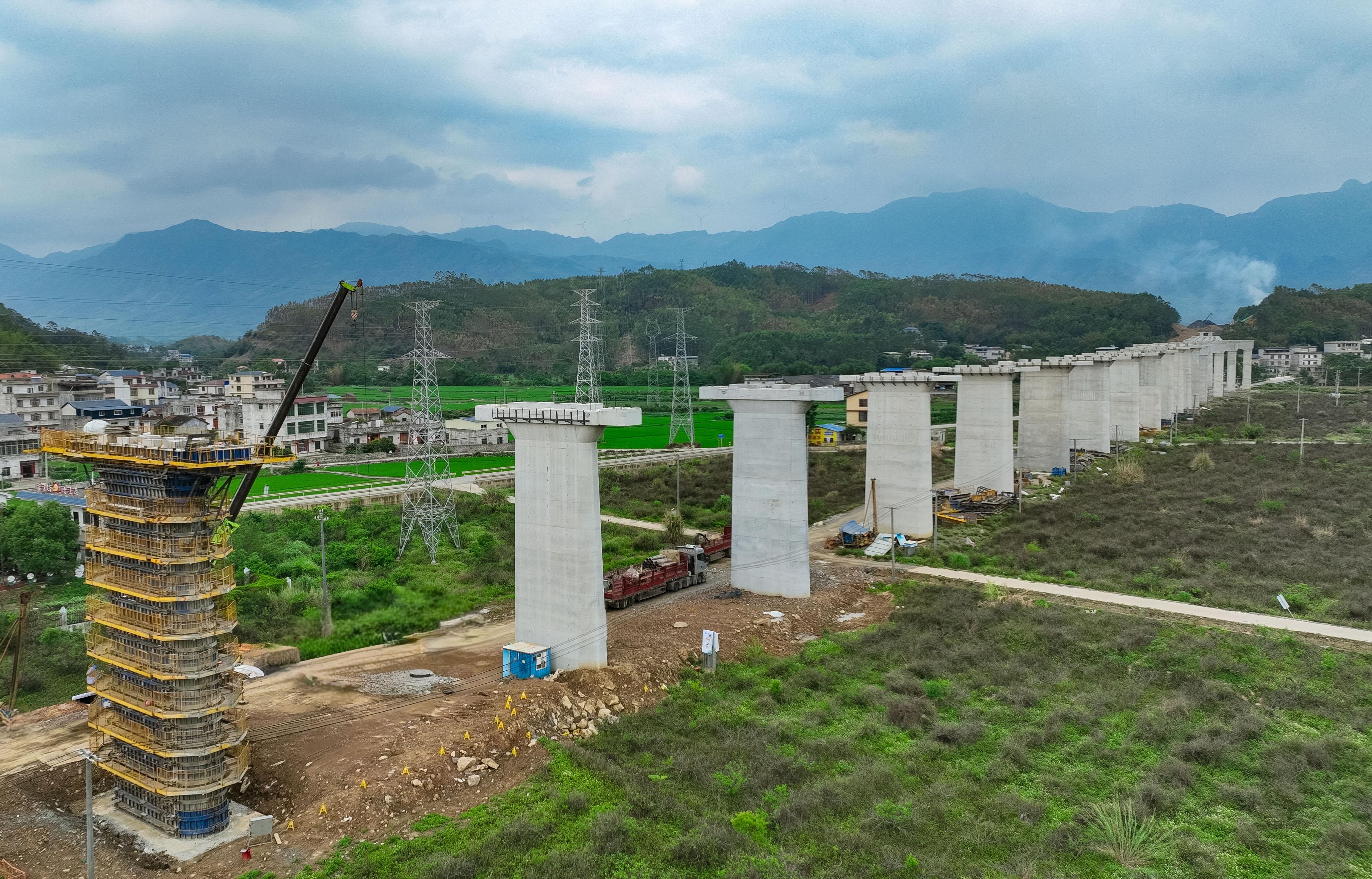 0507柳梧铁路3标项目桩基施工完成1.jpg