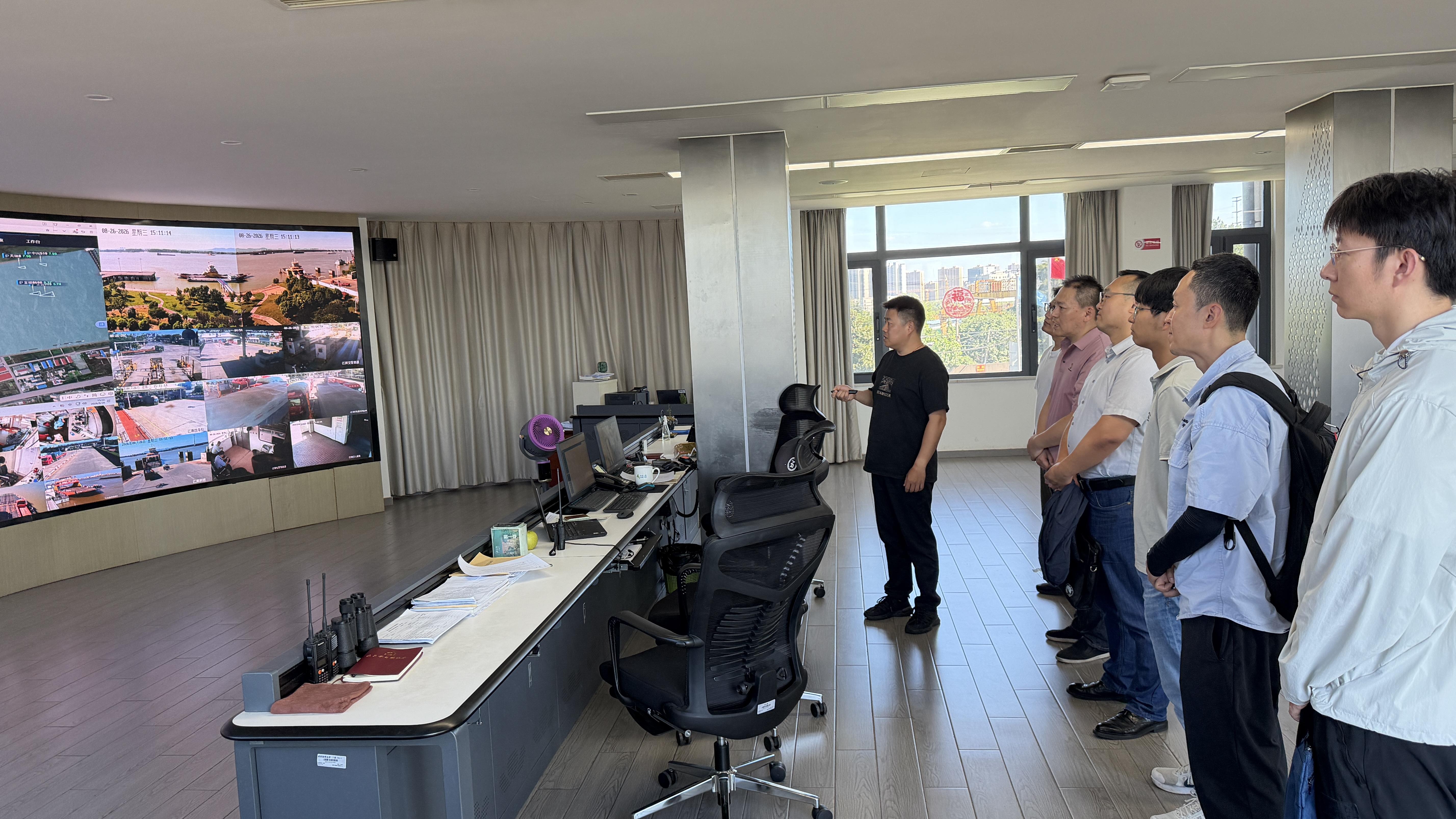 Yangtze River Nanjing Waterway Bureau: Deepen exchanges and promote cooperation to build a water safety line of defense