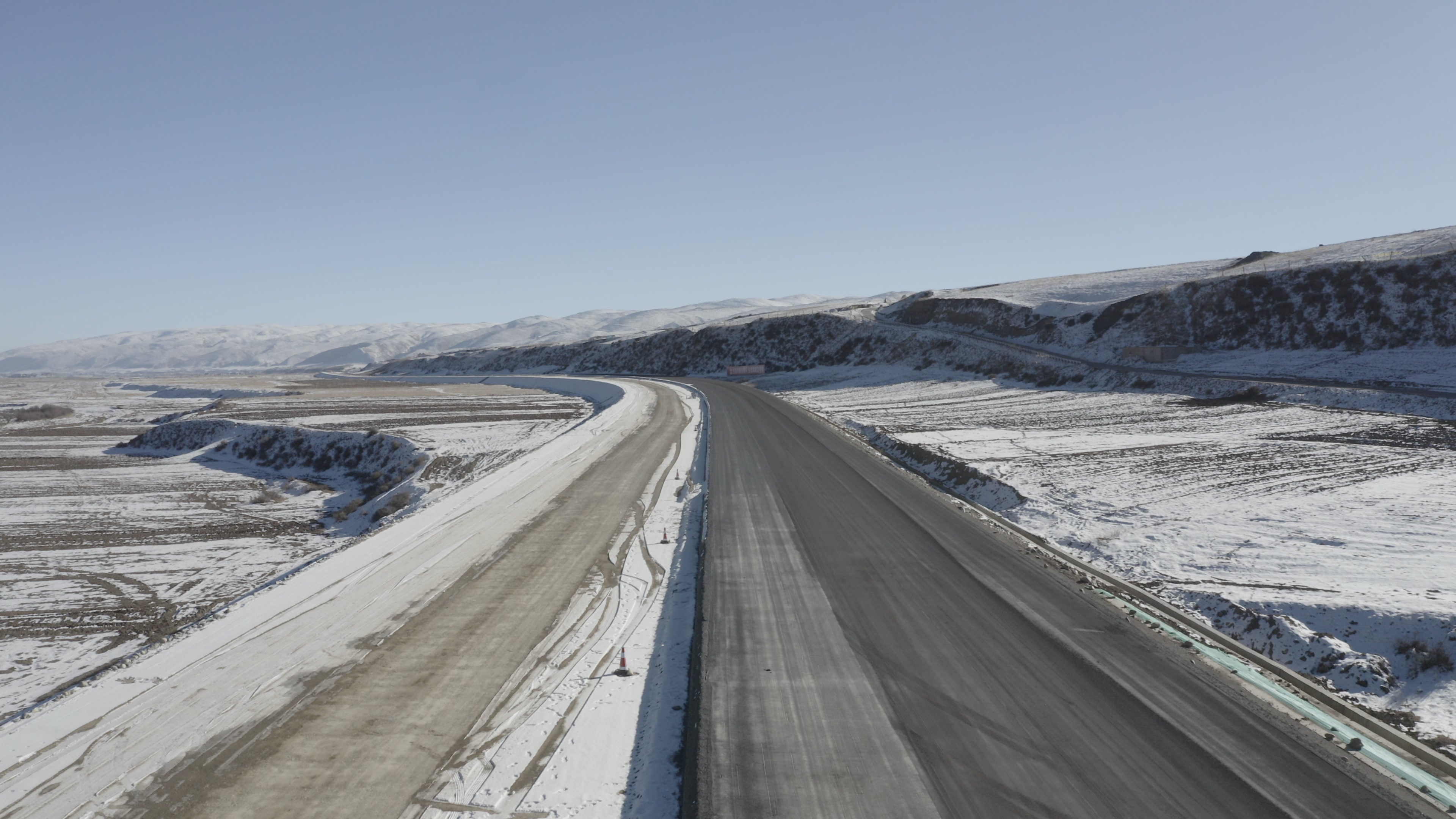 久马高速的三个"首条"久马高速是四川首条西北方向高速公路出川大通道