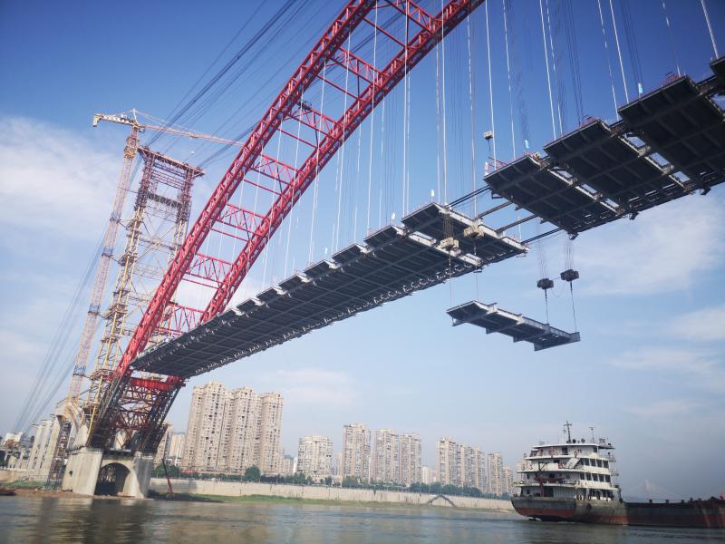 最大跨径飞燕式钢管混凝土系杆拱桥——合江长江公路大桥主梁合龙