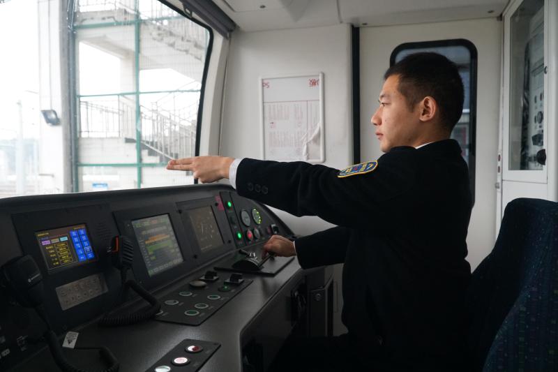 工作中的李君.jpg