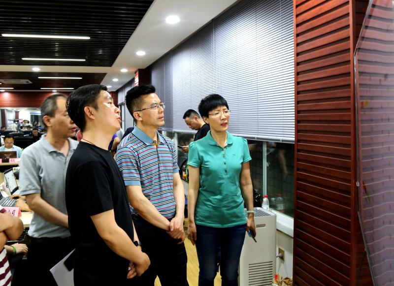 厅督导高速公路恢复收费工作.jpg