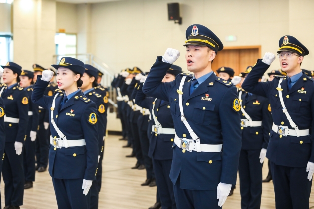 交通运输综合行政执法新队伍新形象 （朱锦鸿 供）.jpg