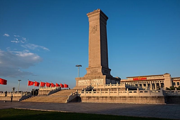 图为人民英雄纪念碑编辑:廖芊审核