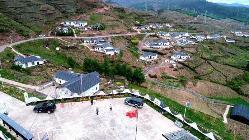 昭觉县解放乡火普村.jpg