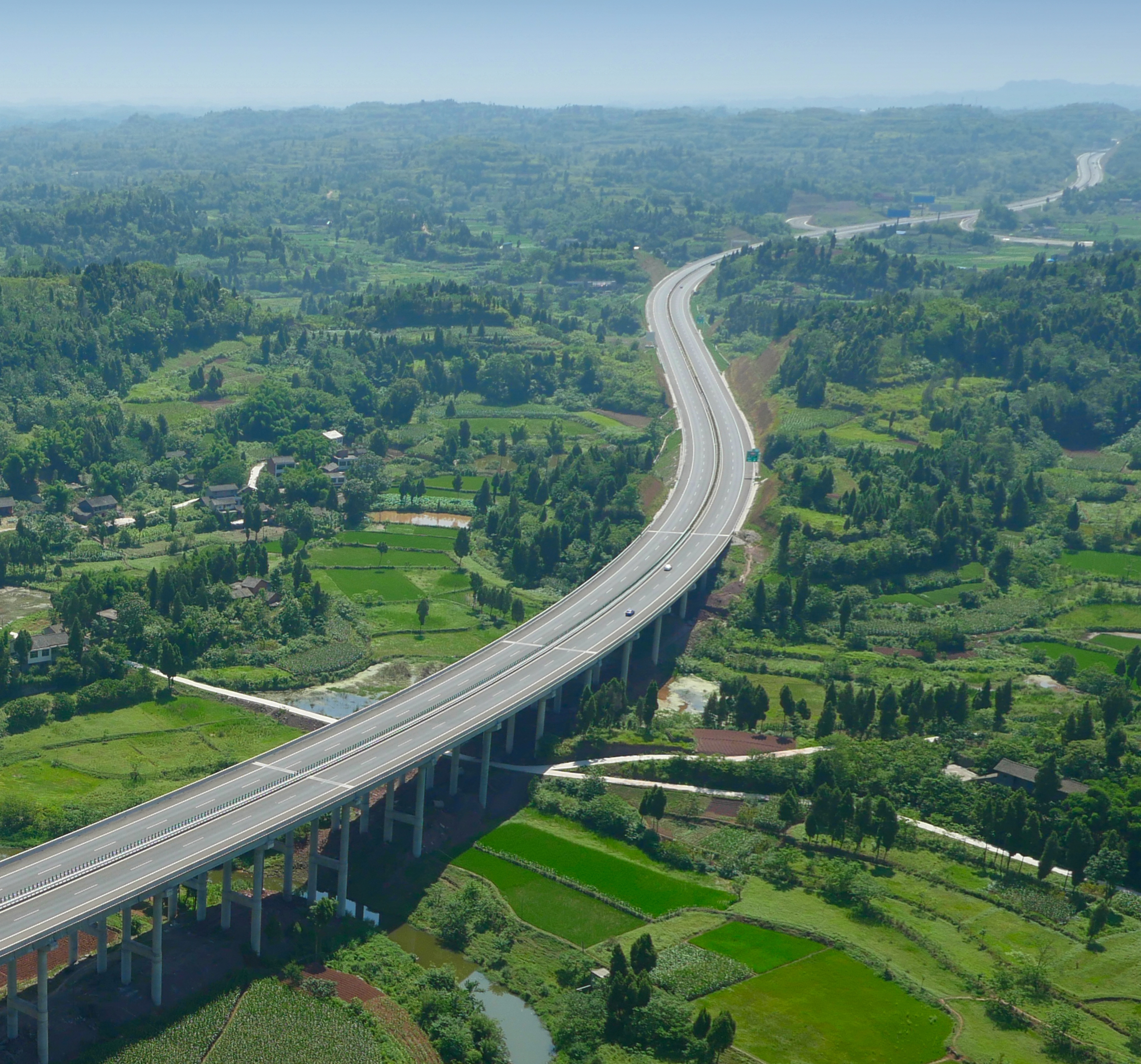 遂广高速公路庙子沟大桥(沈川 供).jpg