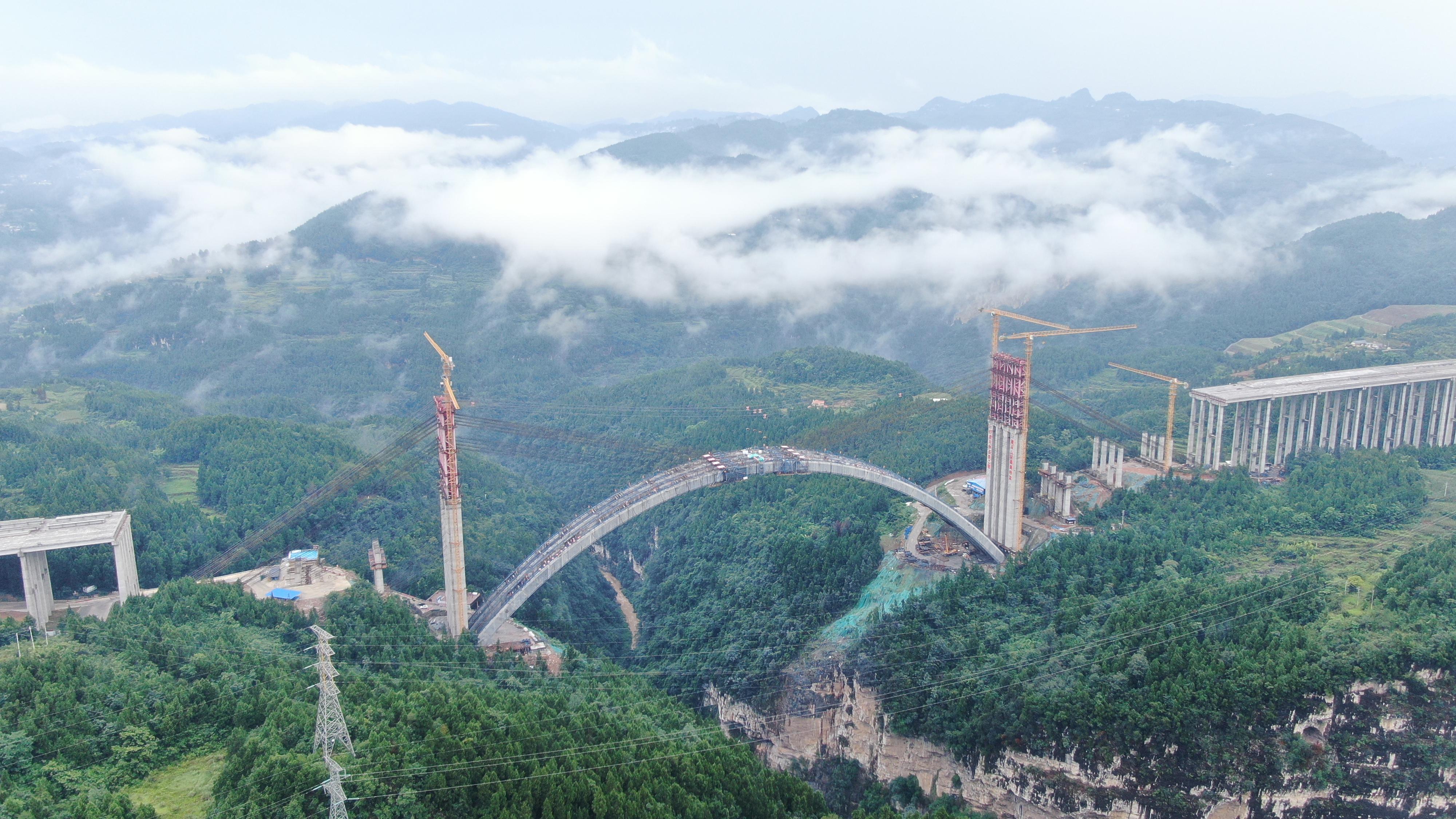 古金高速水落河特大桥3（何湘玉供图）.jpg