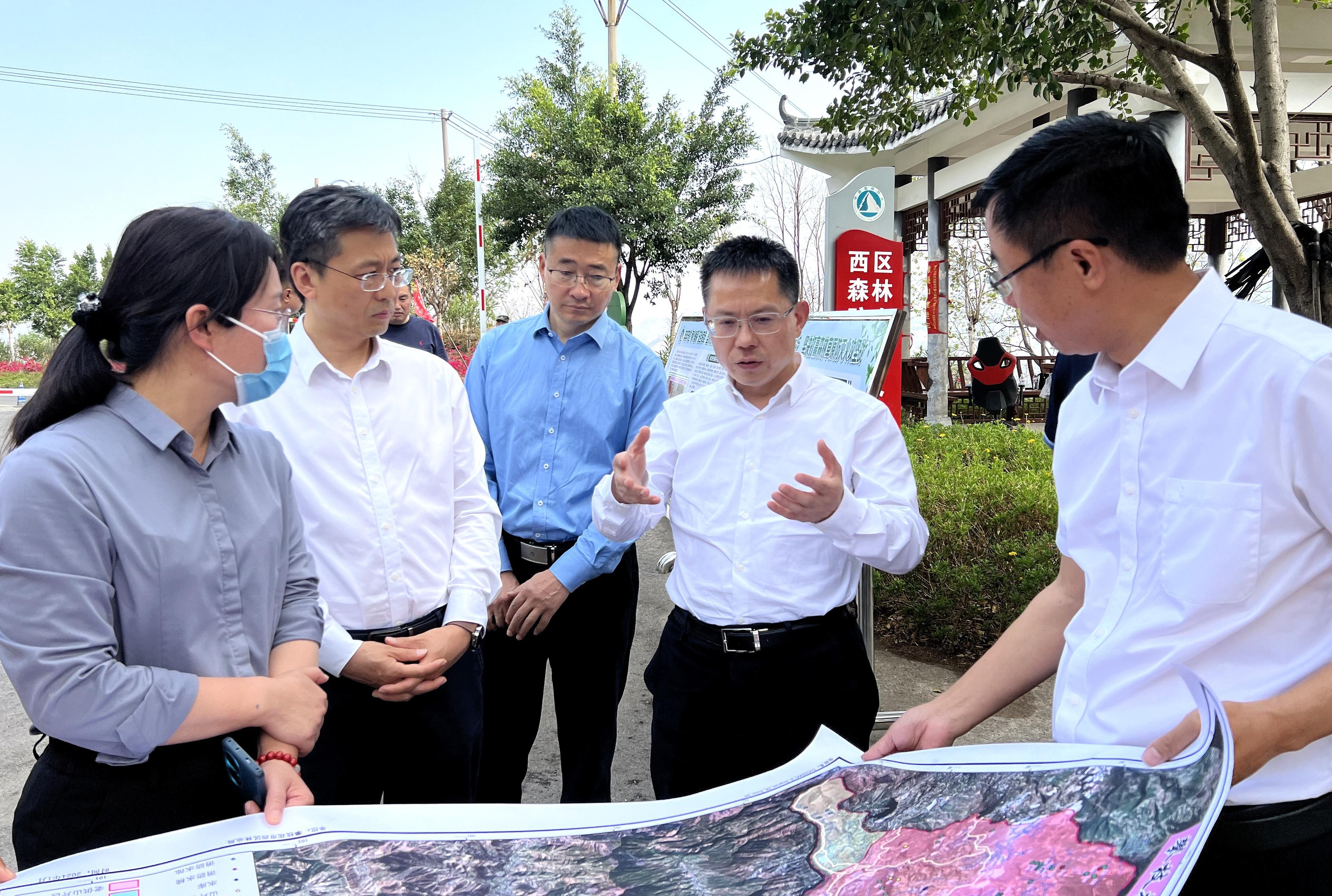 李永亮赴攀枝花市西区督导森林草原防灭火工作 (2).jpg