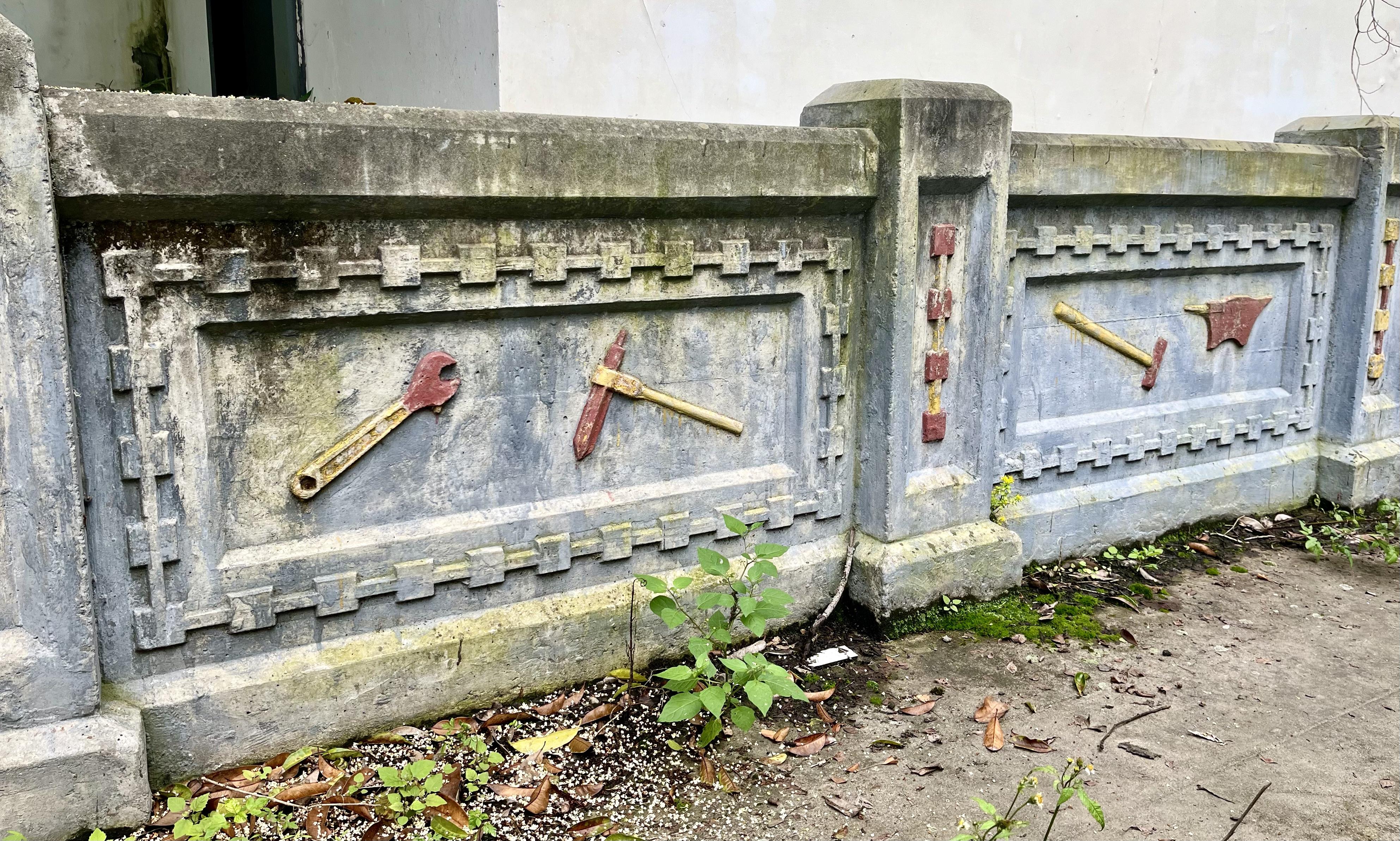 当年建桥工具浮雕 （陈杰 摄）.jpg