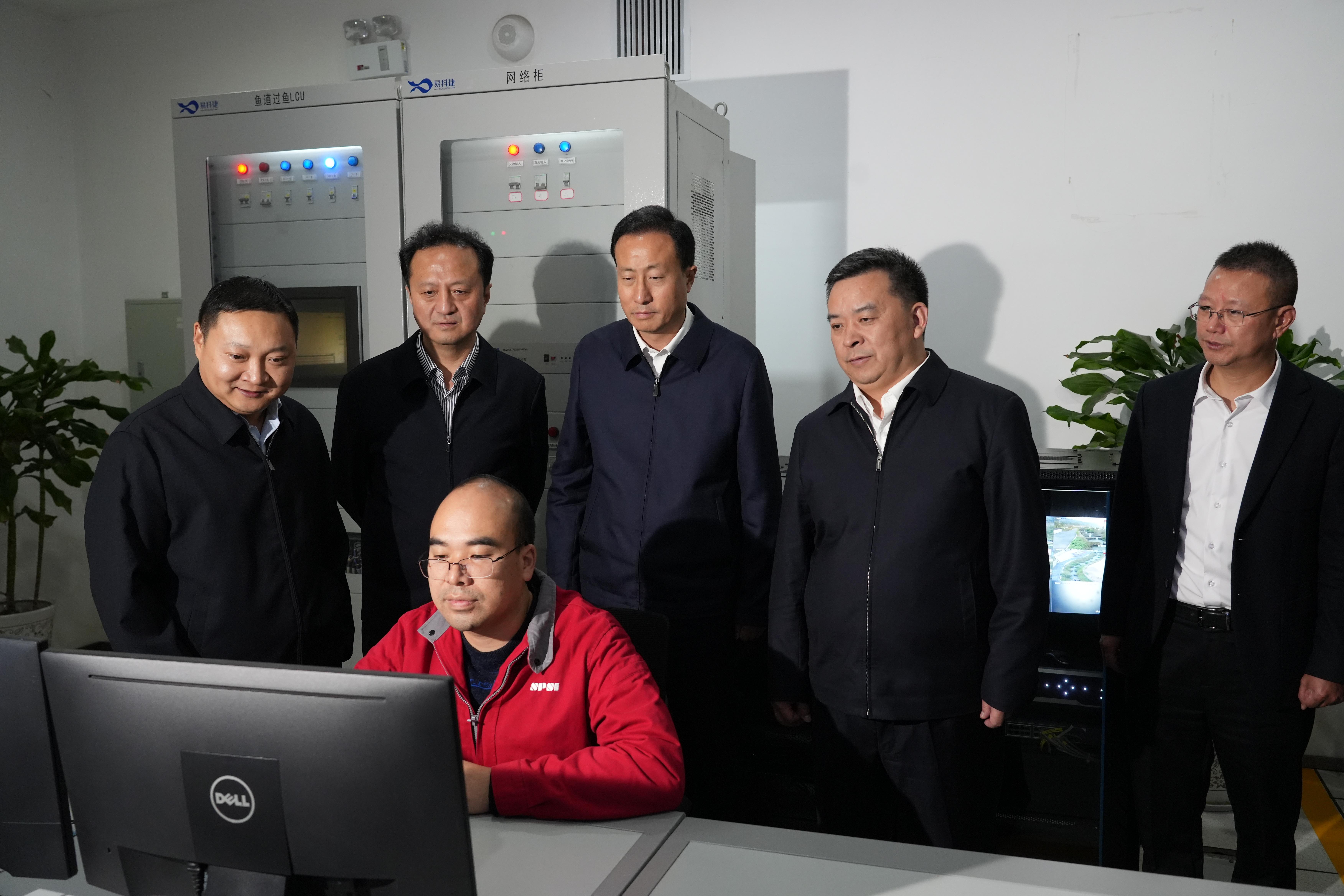 在岷江龙溪口航电枢纽调研.jpg