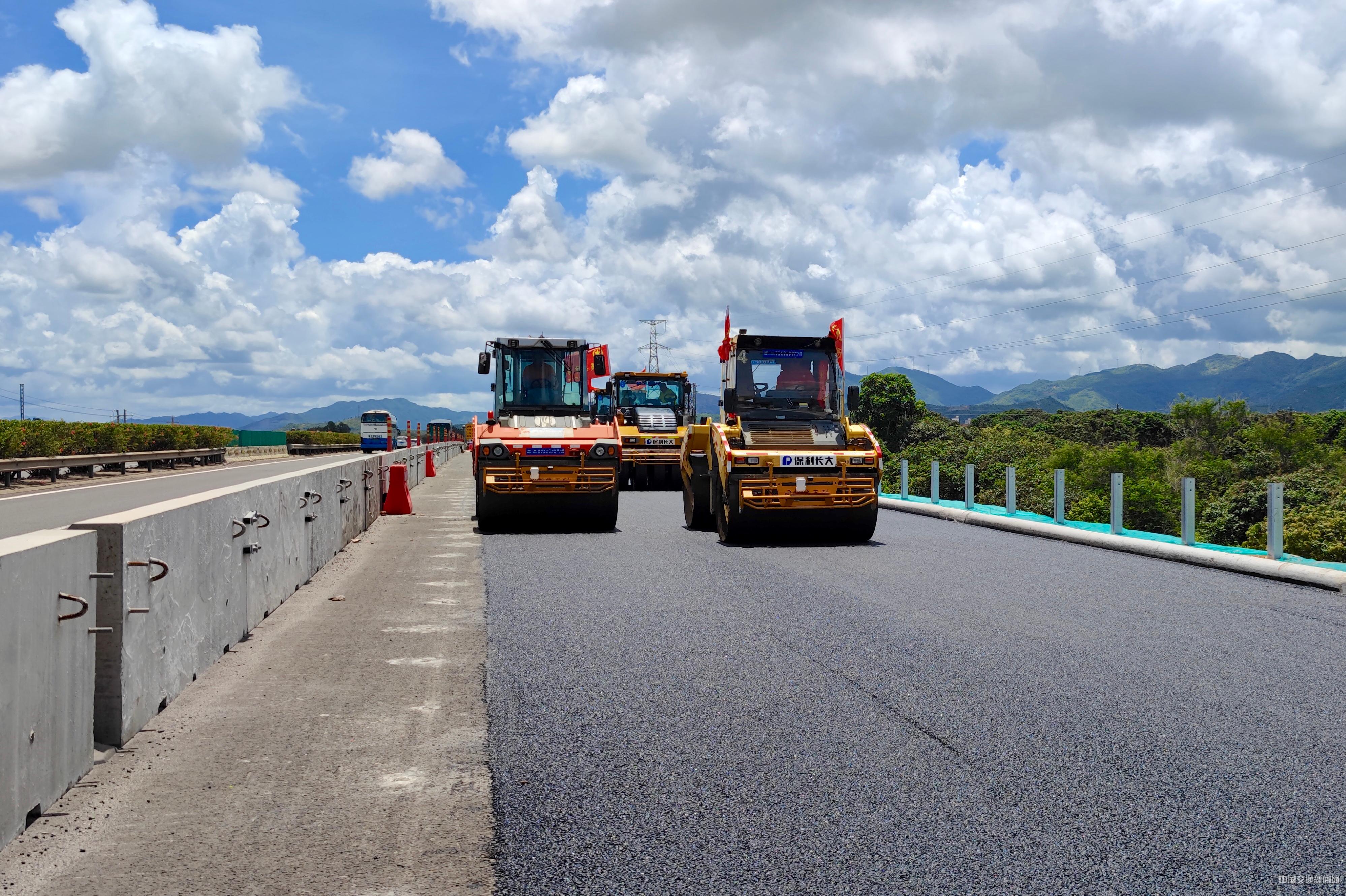 广东茂湛高速改扩建项目完成首次交通转换