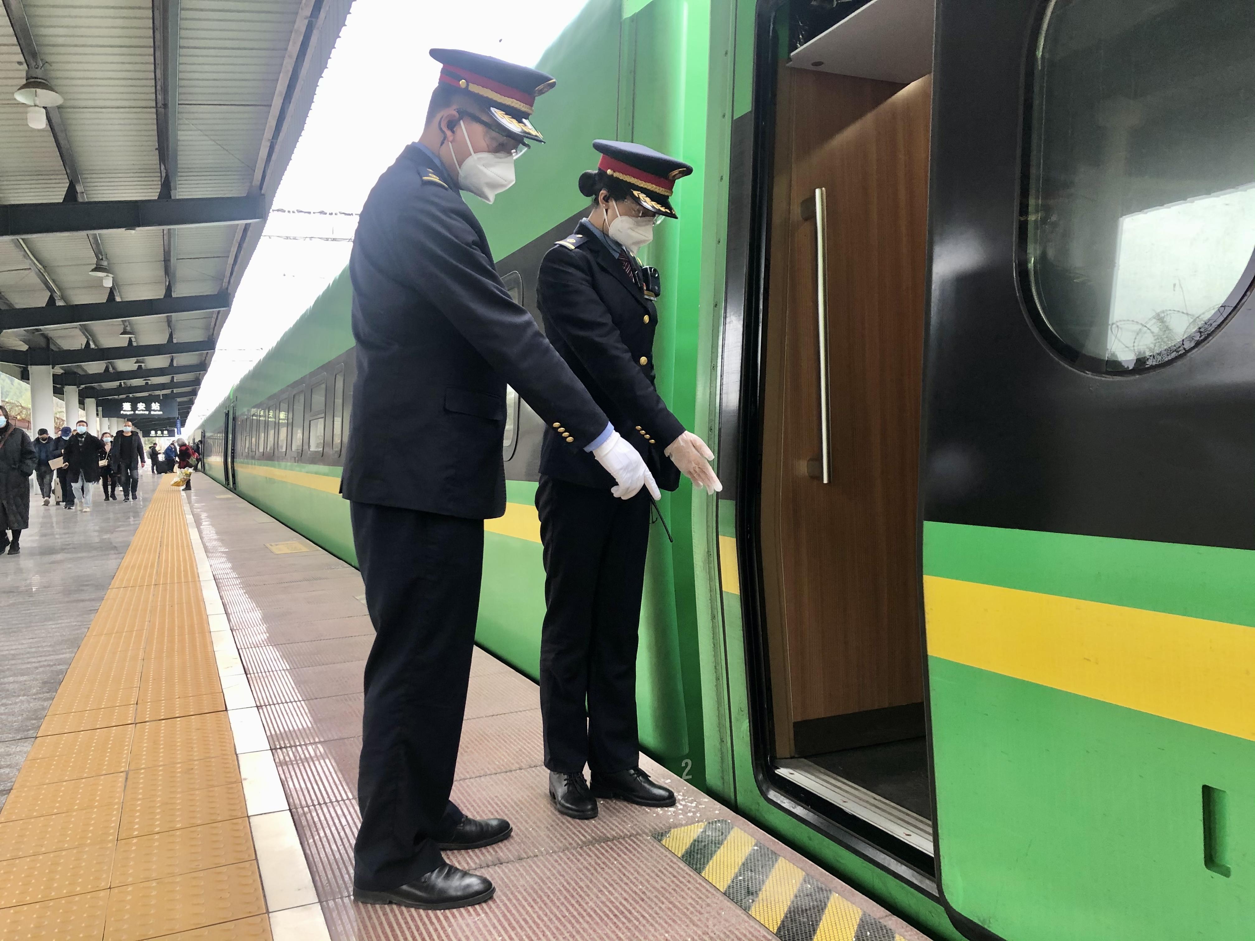 成都客运段加强跟车培训助力新线高质量开通