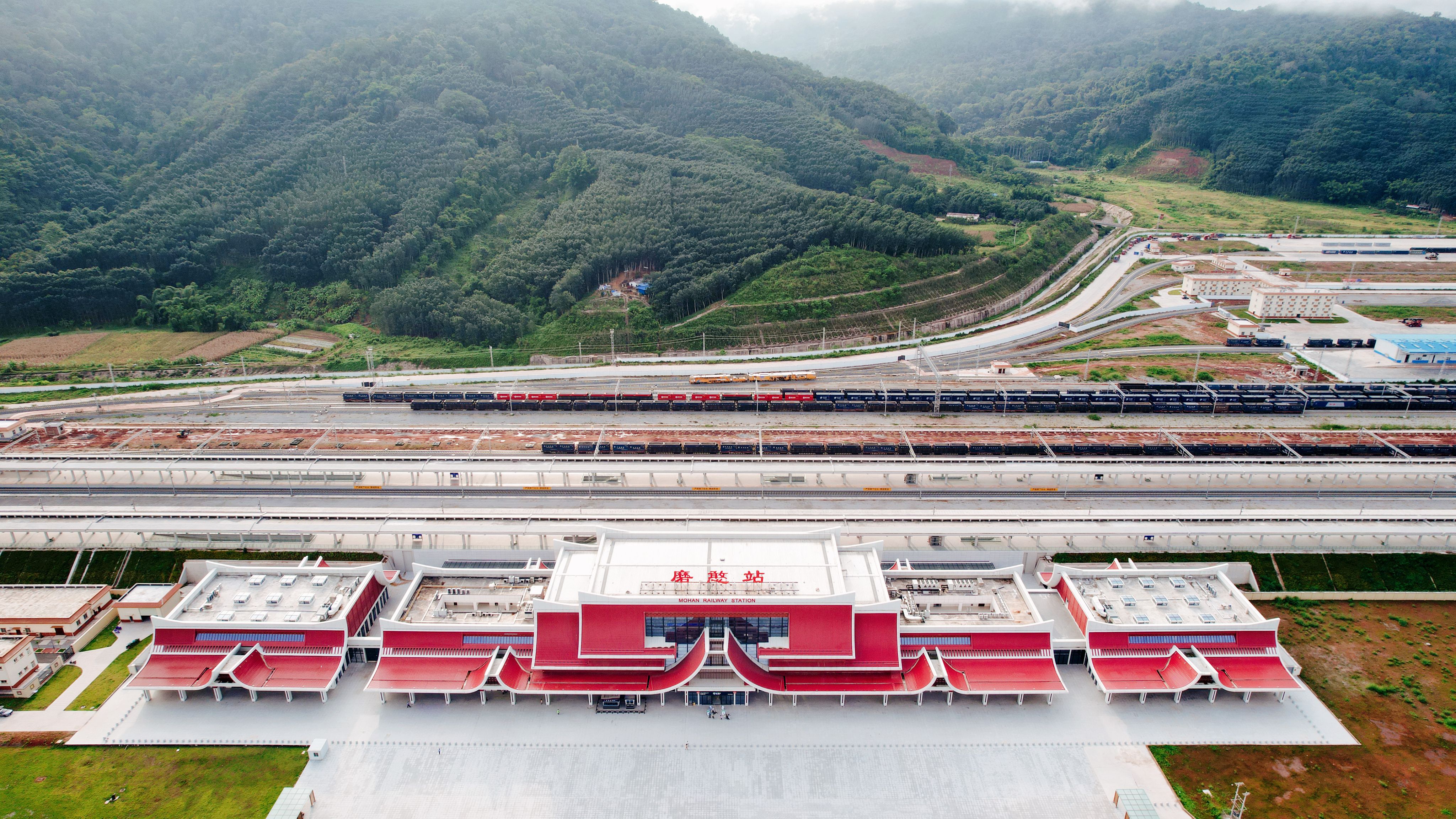 磨憨站:中老铁路最美"国门"第一站__中国交通新闻网