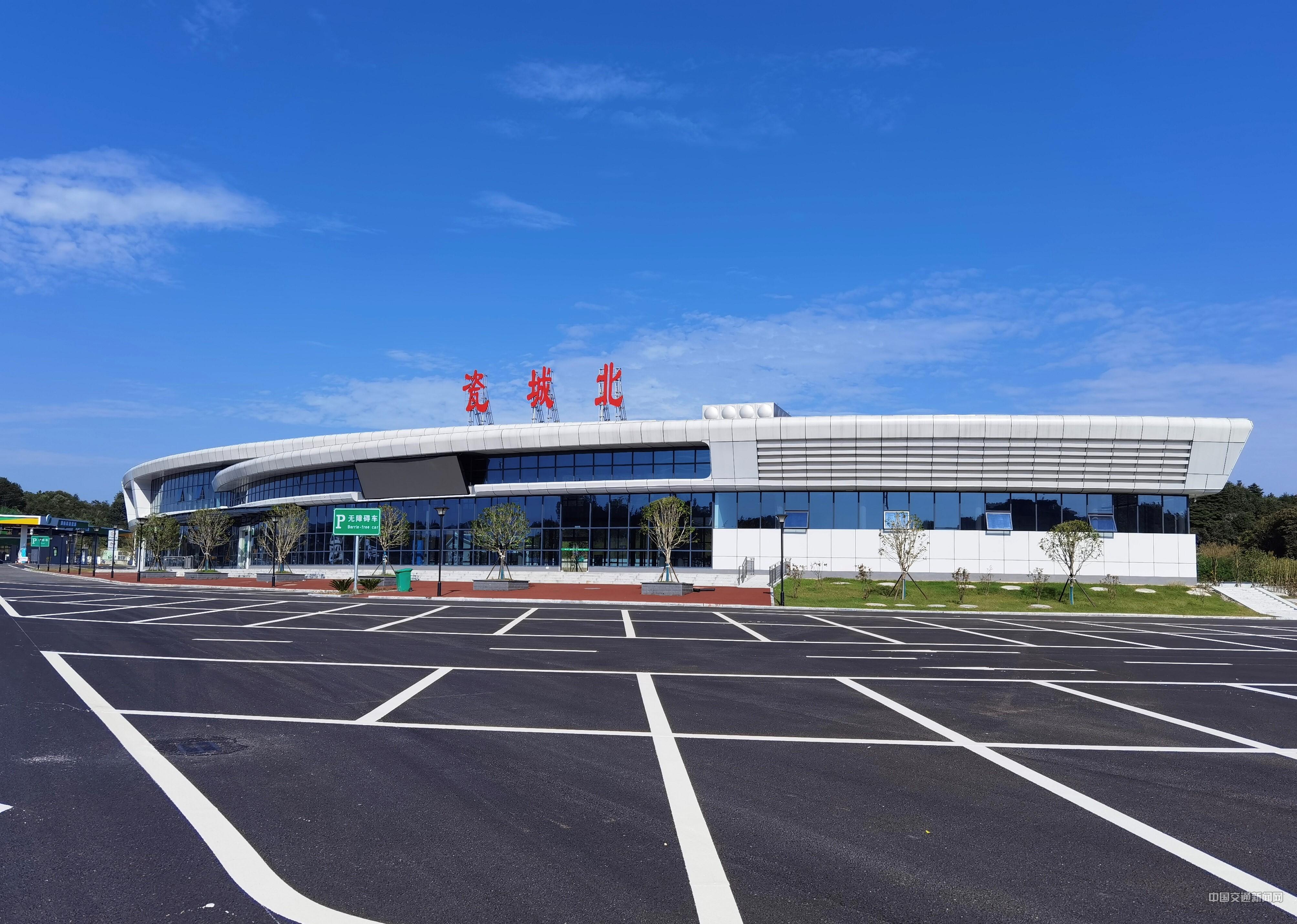 湖南高速服务区公司以"实干"谱新篇__中国交通新闻网