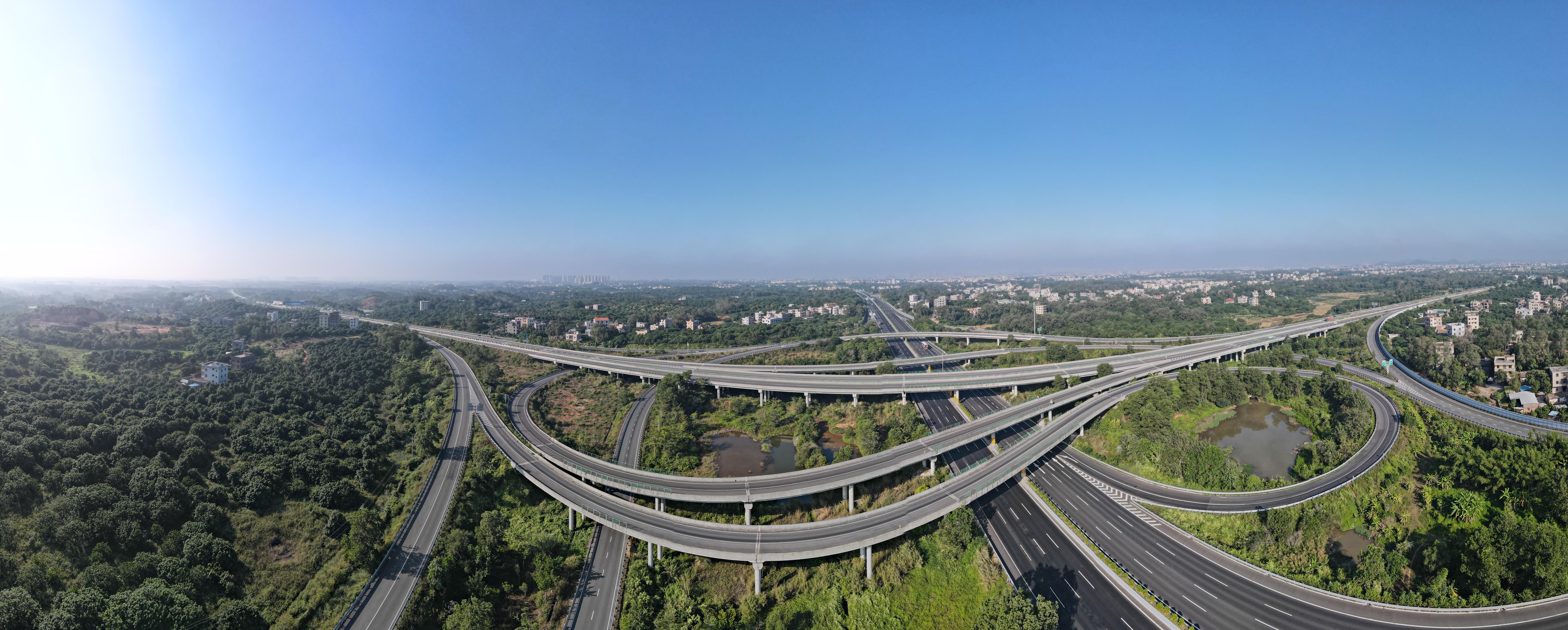 高速公路建设不仅是一项工程,更是一份责任.