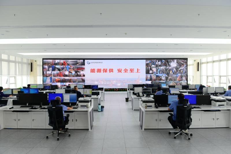 秦皇岛港调度指挥中心。 郑钧.jpg