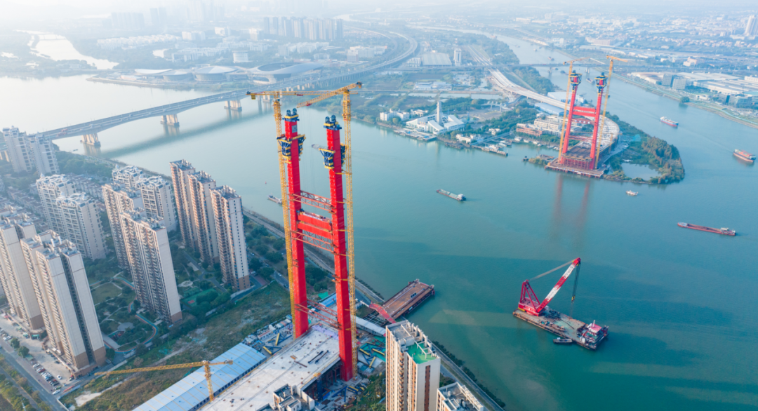 佛山顺德大桥主跨钢箱梁施工