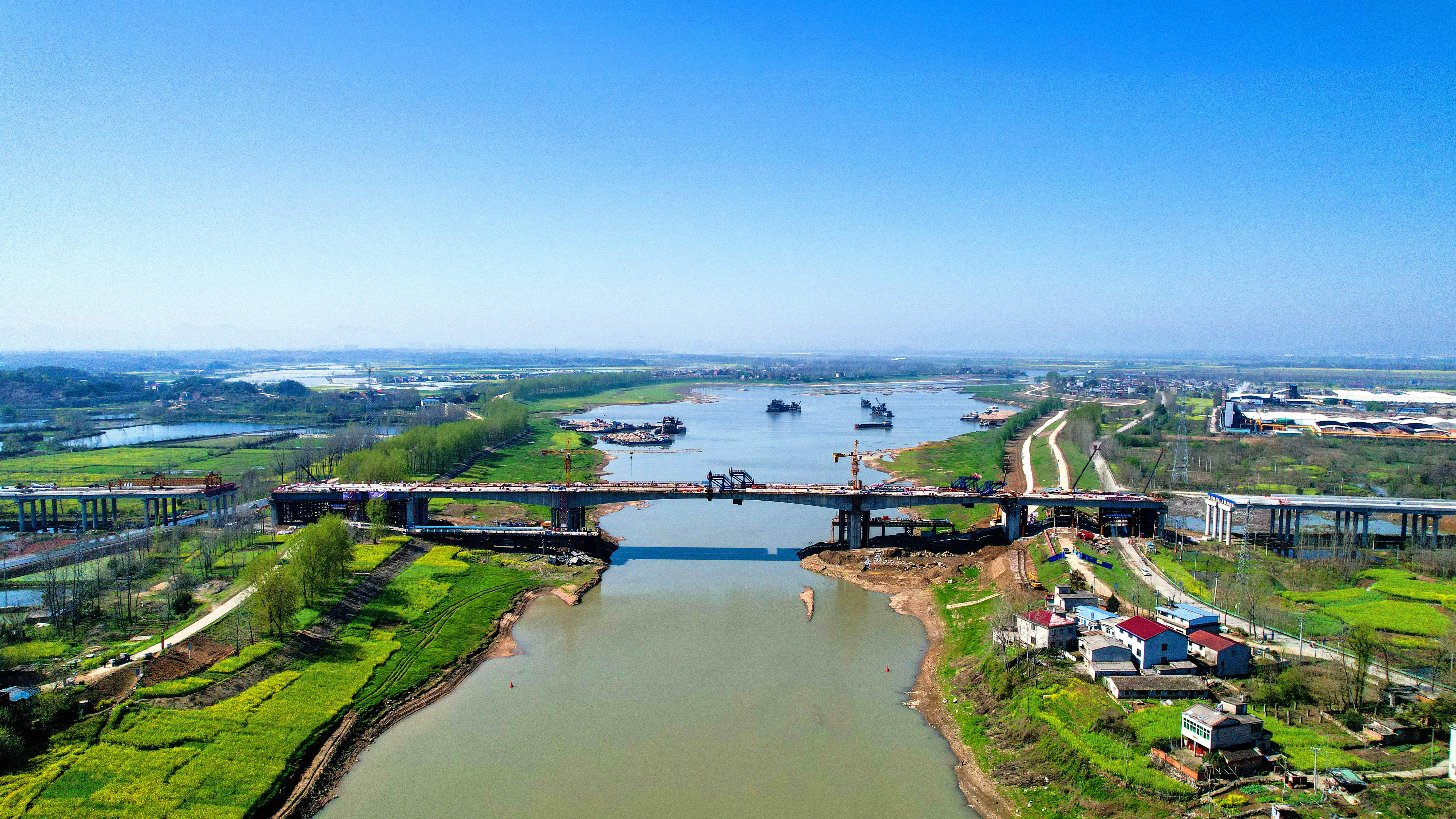 347国道巴(河)蕲(州)公路工程第二合同段兰溪浠水河特大桥,既是湖北