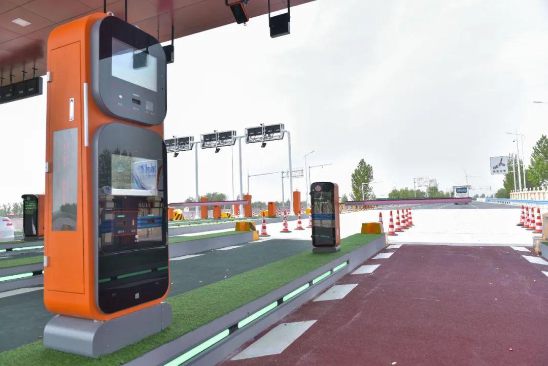 Intelligent Robot of Lankao West Toll Station (2248450)-20240506140948.jpg