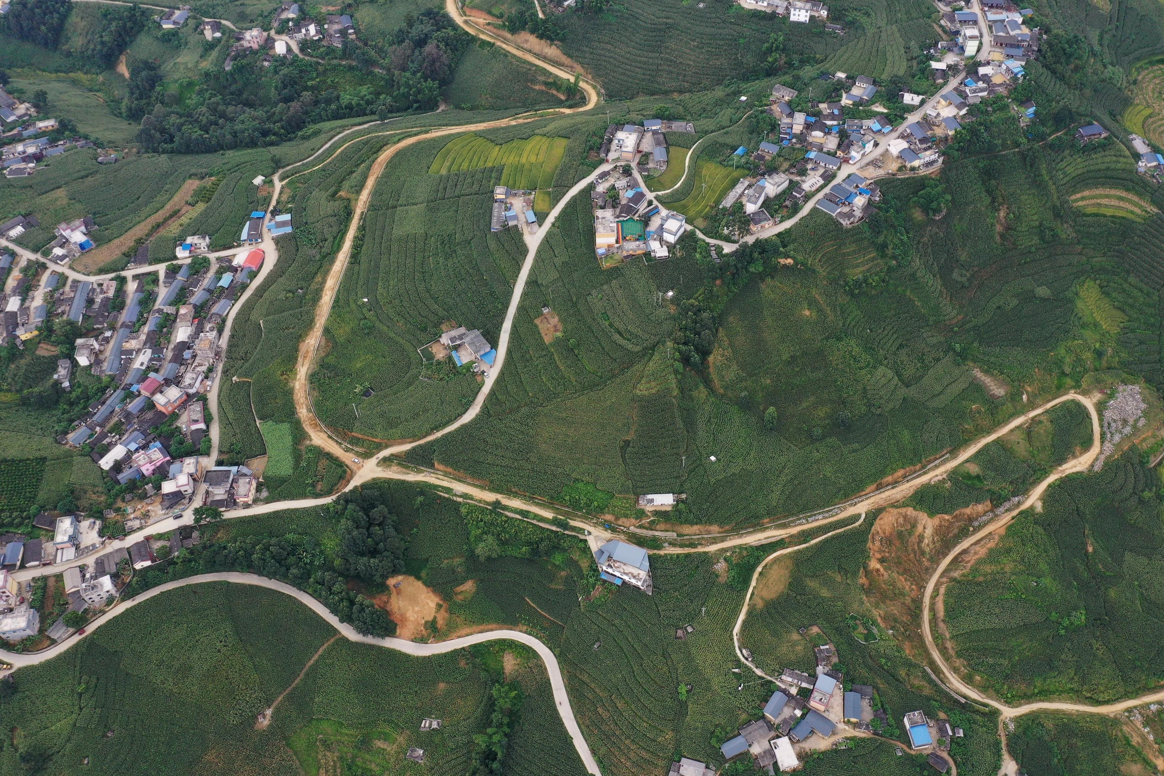 上江镇大练地村公路-罗金合摄 怒江州政协办公室 (3).jpg